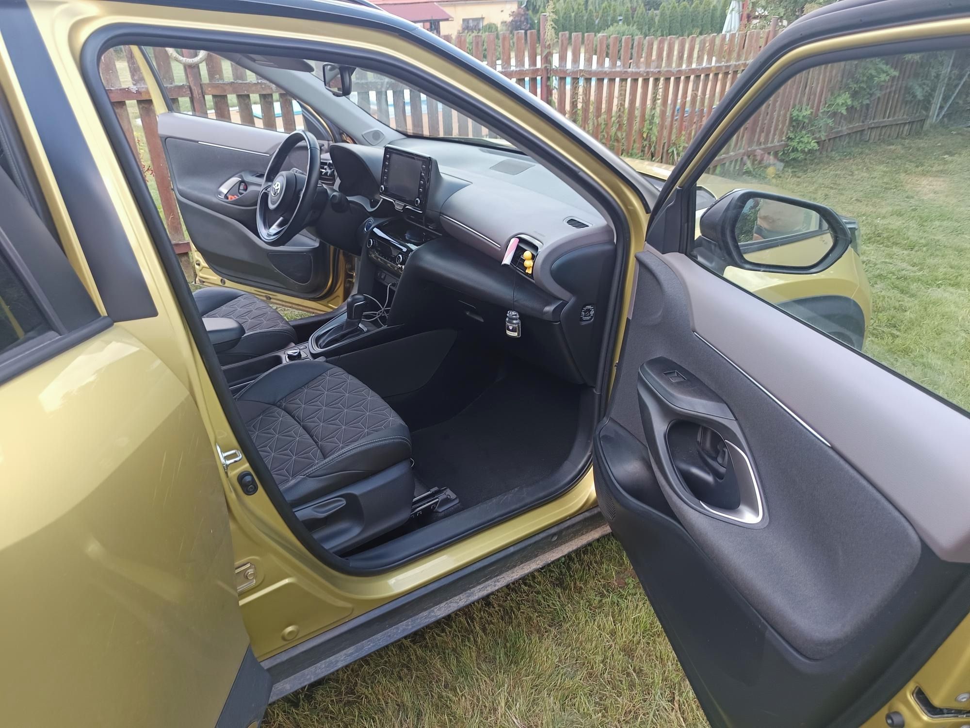 Toyota Yaris Cross, Yaris Cross 4x4x automat hybri - fotka 2