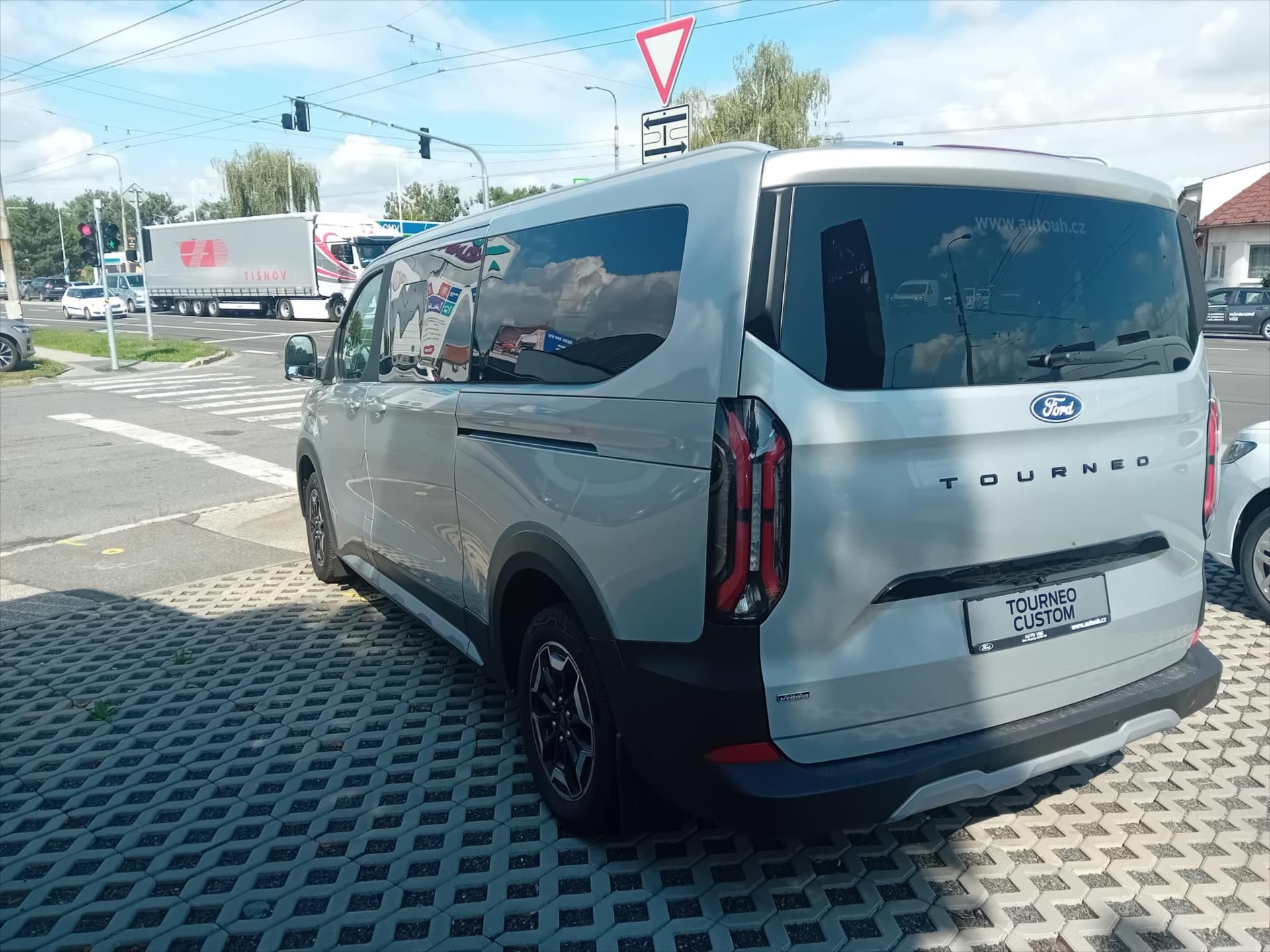 Ford Tourneo Custom, 2,5 PHEV 171kW/232k  Active L2 - fotka 3