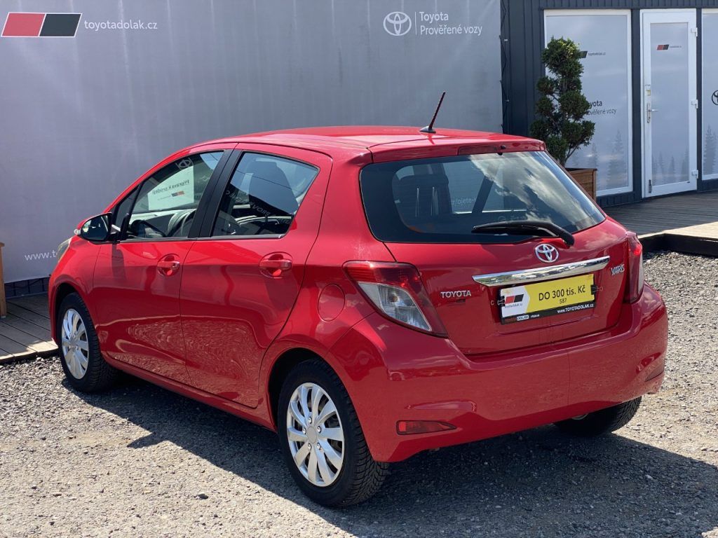 Toyota Yaris, 1.0i,ČR-1.maj,Active,nová STK - fotka 4