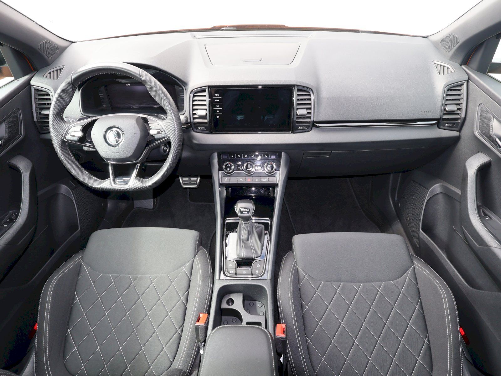 Škoda Karoq, SportLine Exclusive 4x4 DSG 2. - fotka 5