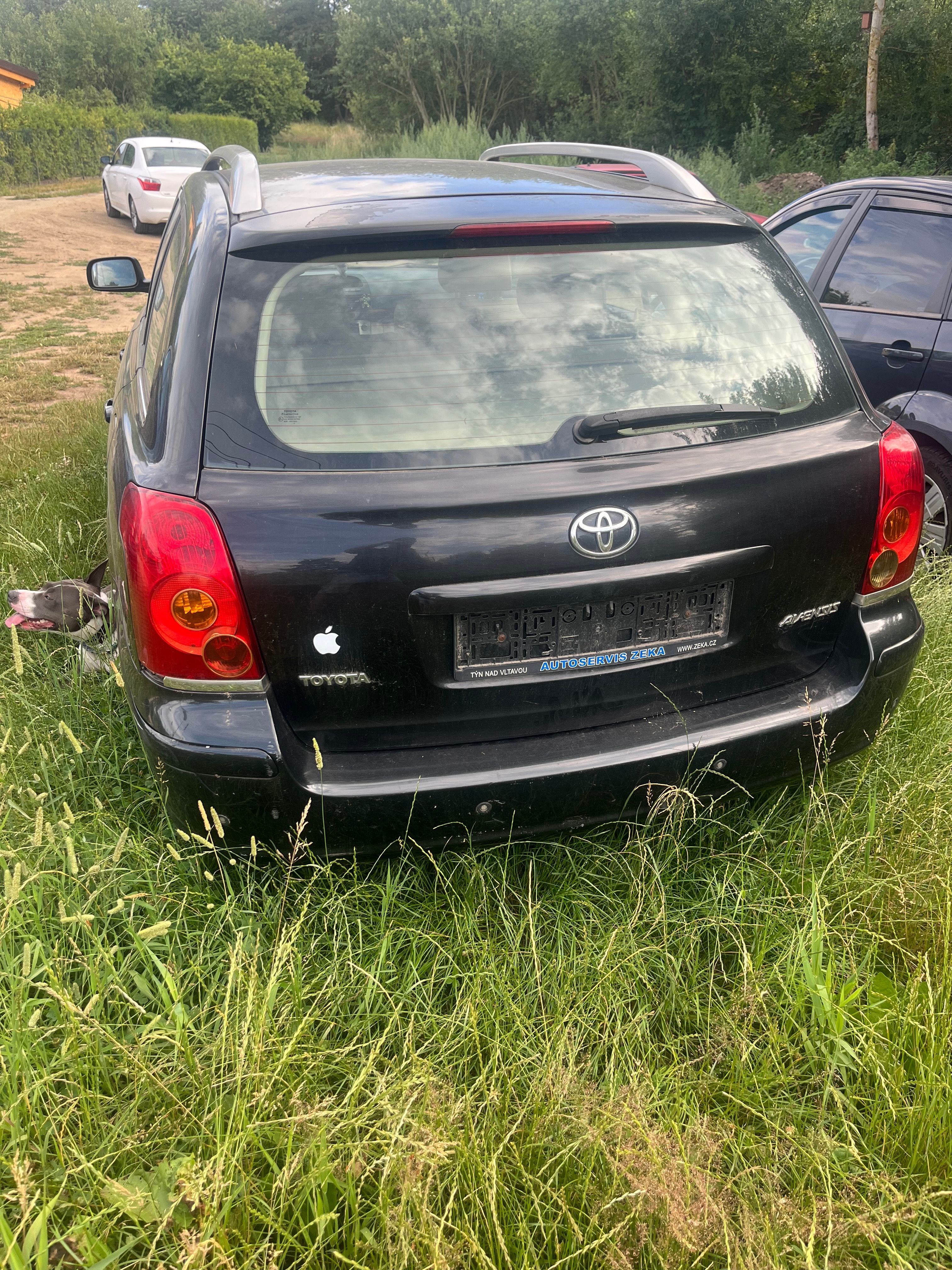 Toyota Avensis, 2.0 - na náhradní díly - fotka 2