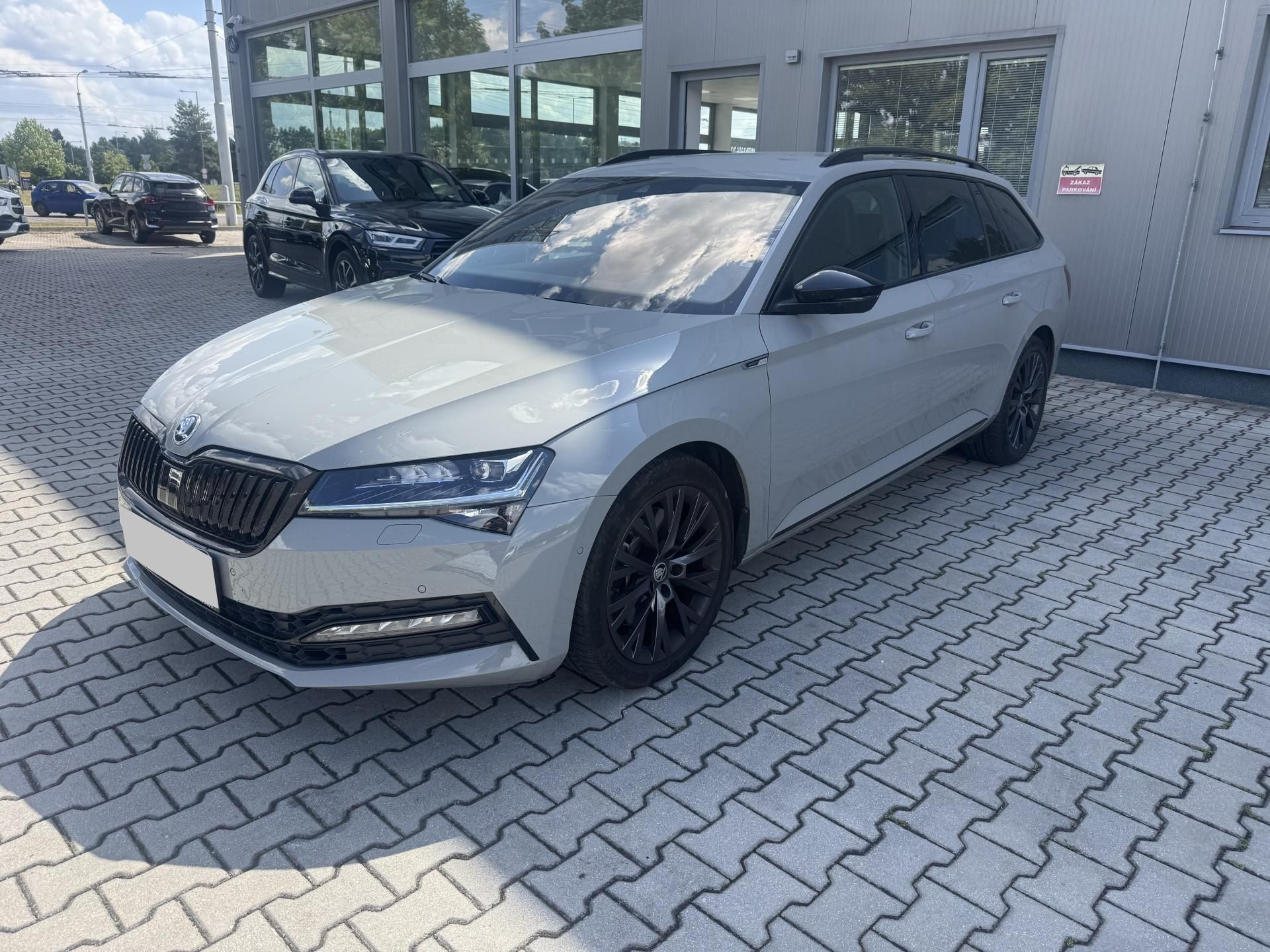 Škoda Superb, 2,0TSi DSG 4x4 SPORTLINE - fotka 3