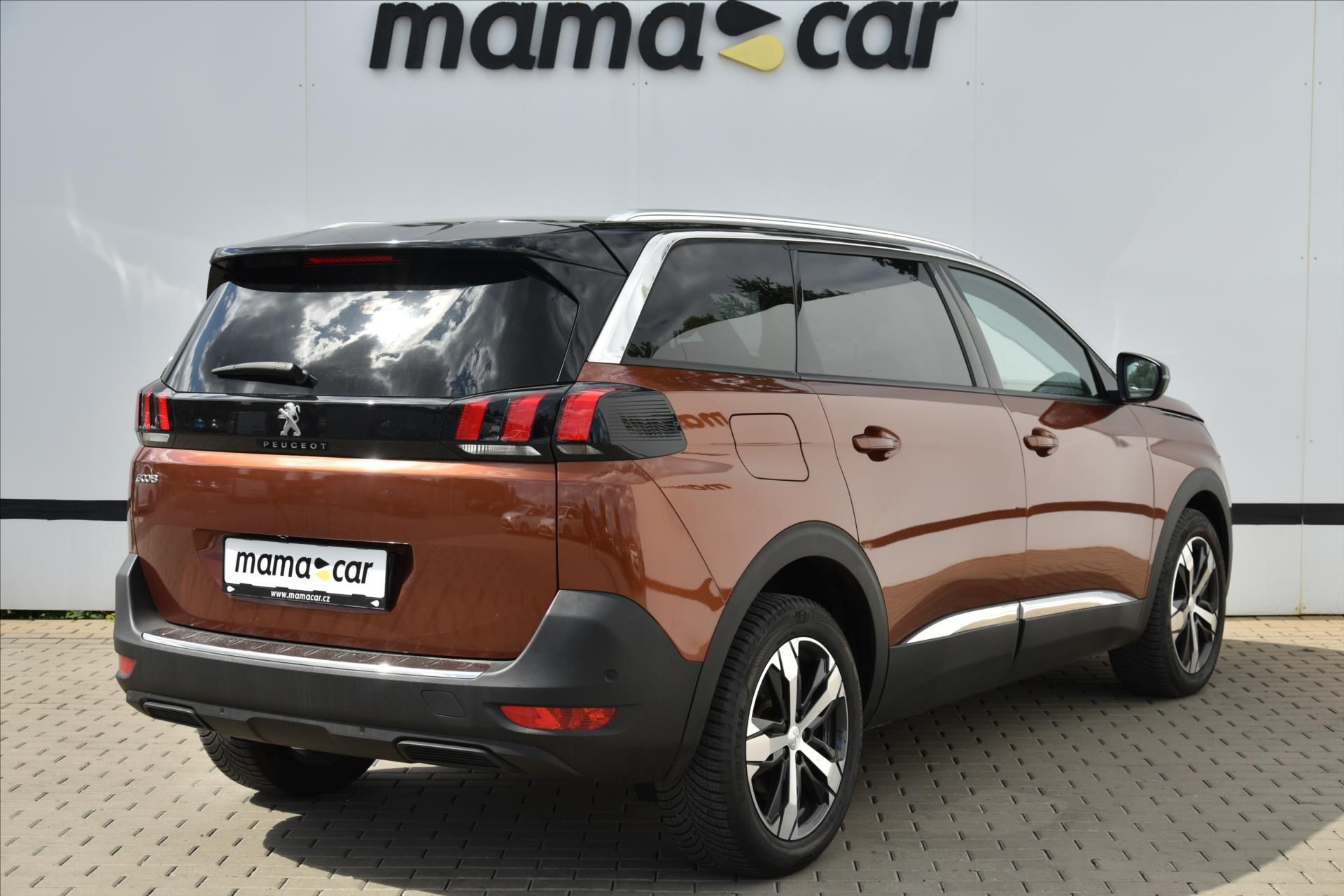 Peugeot 5008, 1.2 PT 96kW ALLURE 7-MÍST ČR - fotka 2