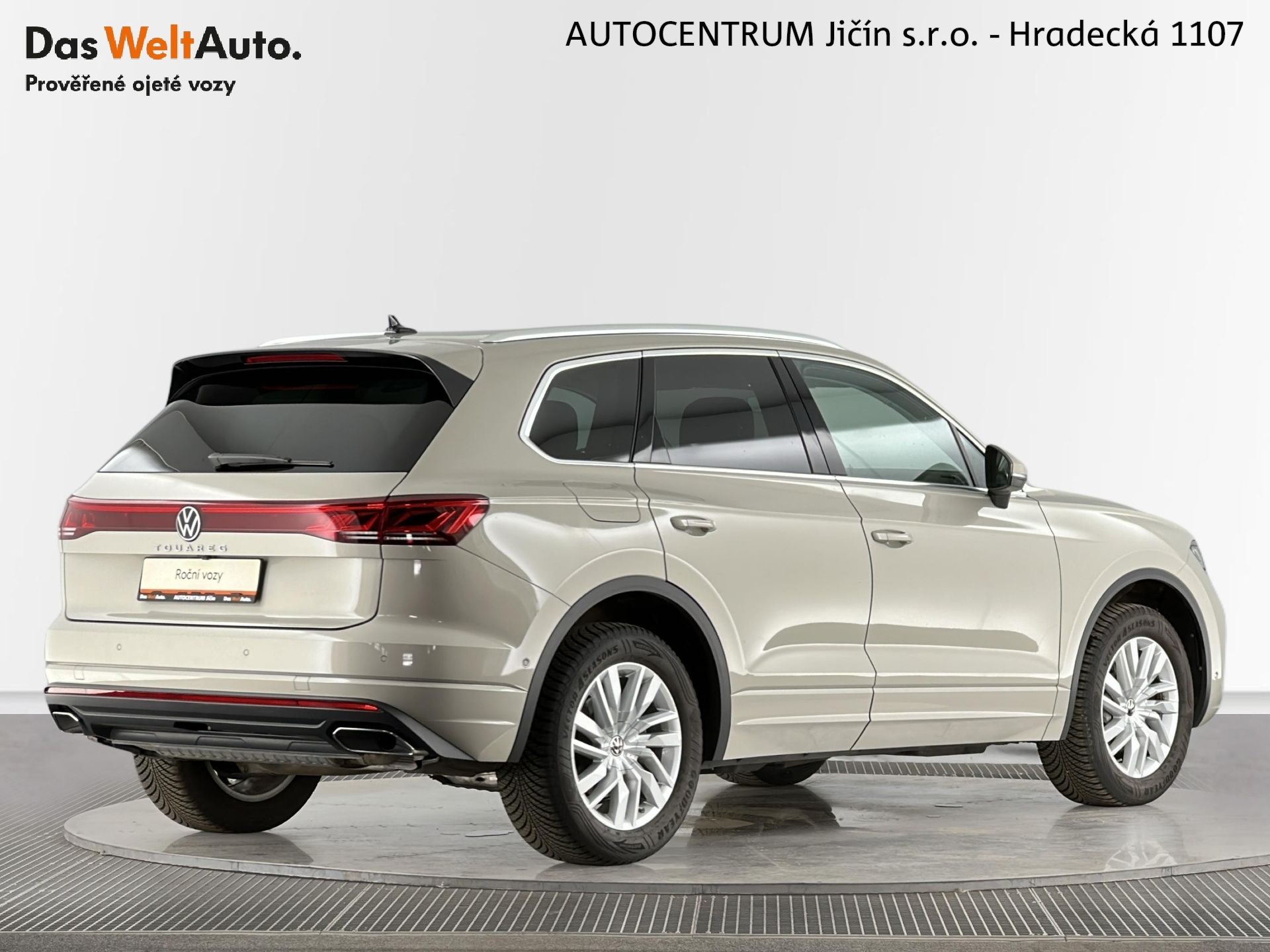 Volkswagen Touareg, Elegance 3.0 TDI 170kW 4Motion - fotka 2