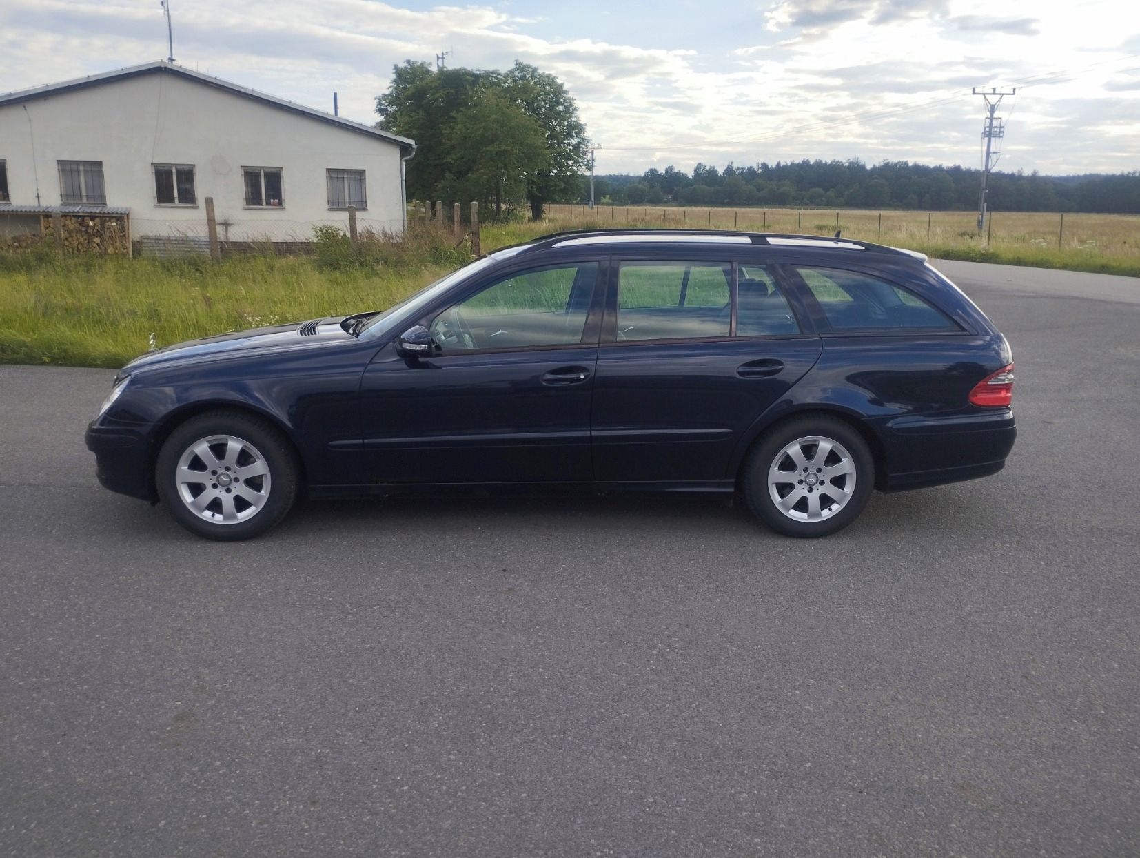 Mercedes-Benz Třídy E, 220 cei - fotka 2