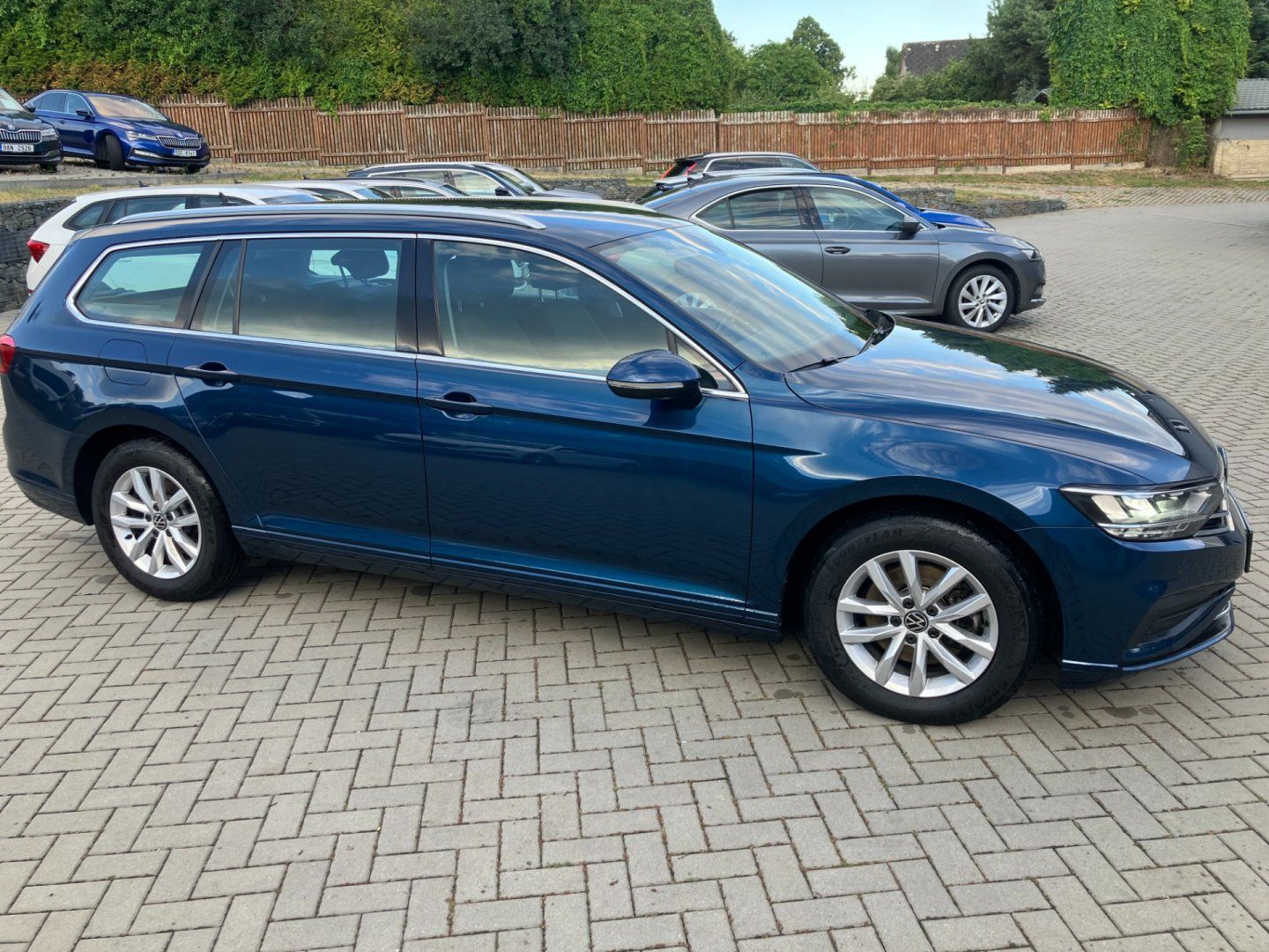 Volkswagen Passat Variant, 2.0TDI 110kW DSG NEHAVAROVANÉ - fotka 3