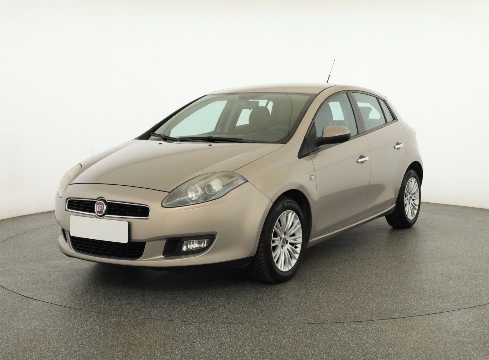 Fiat Bravo, 1.4 16V, po STK, jezdí dobře - fotka 2