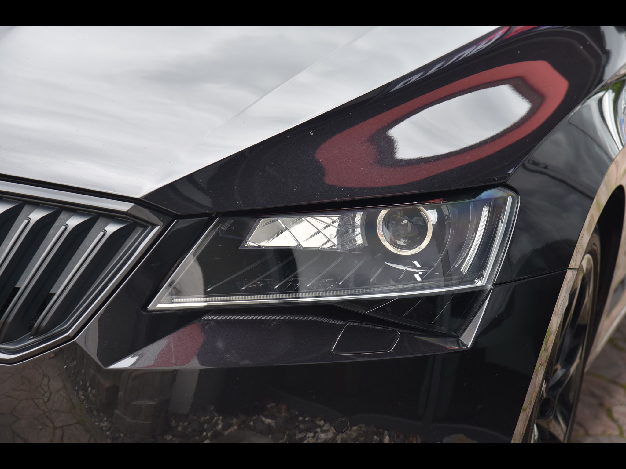 Škoda Superb, 2.0 TDi 140 kW 4x4 Sportline D - fotka 6