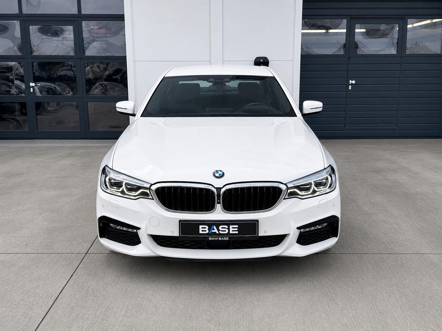 BMW Řada 5, 540d xDrive M-Sport - fotka 2