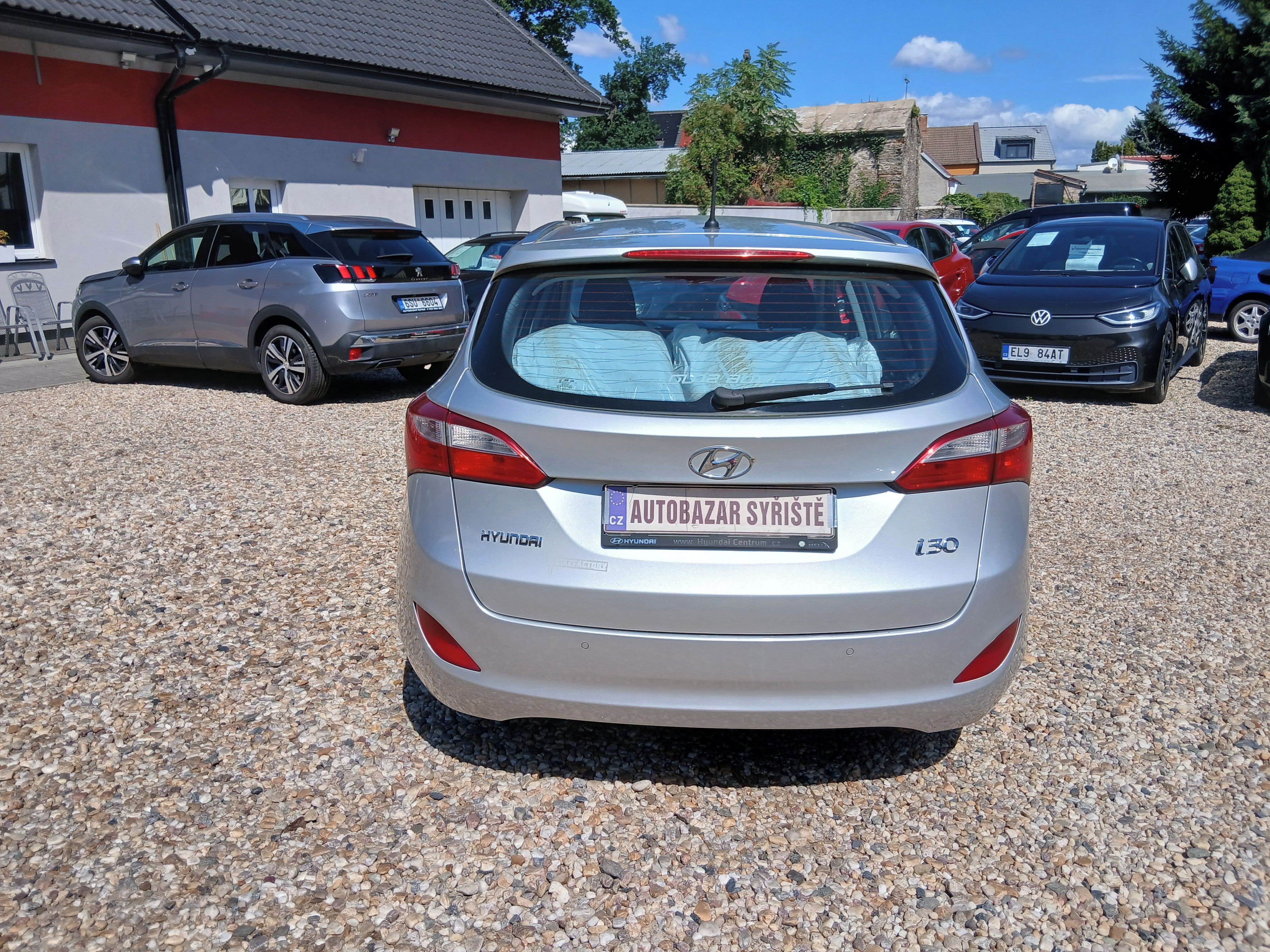 Hyundai i30, 1.6 CRDi 81KW ČR, +Zim.kola - fotka 6