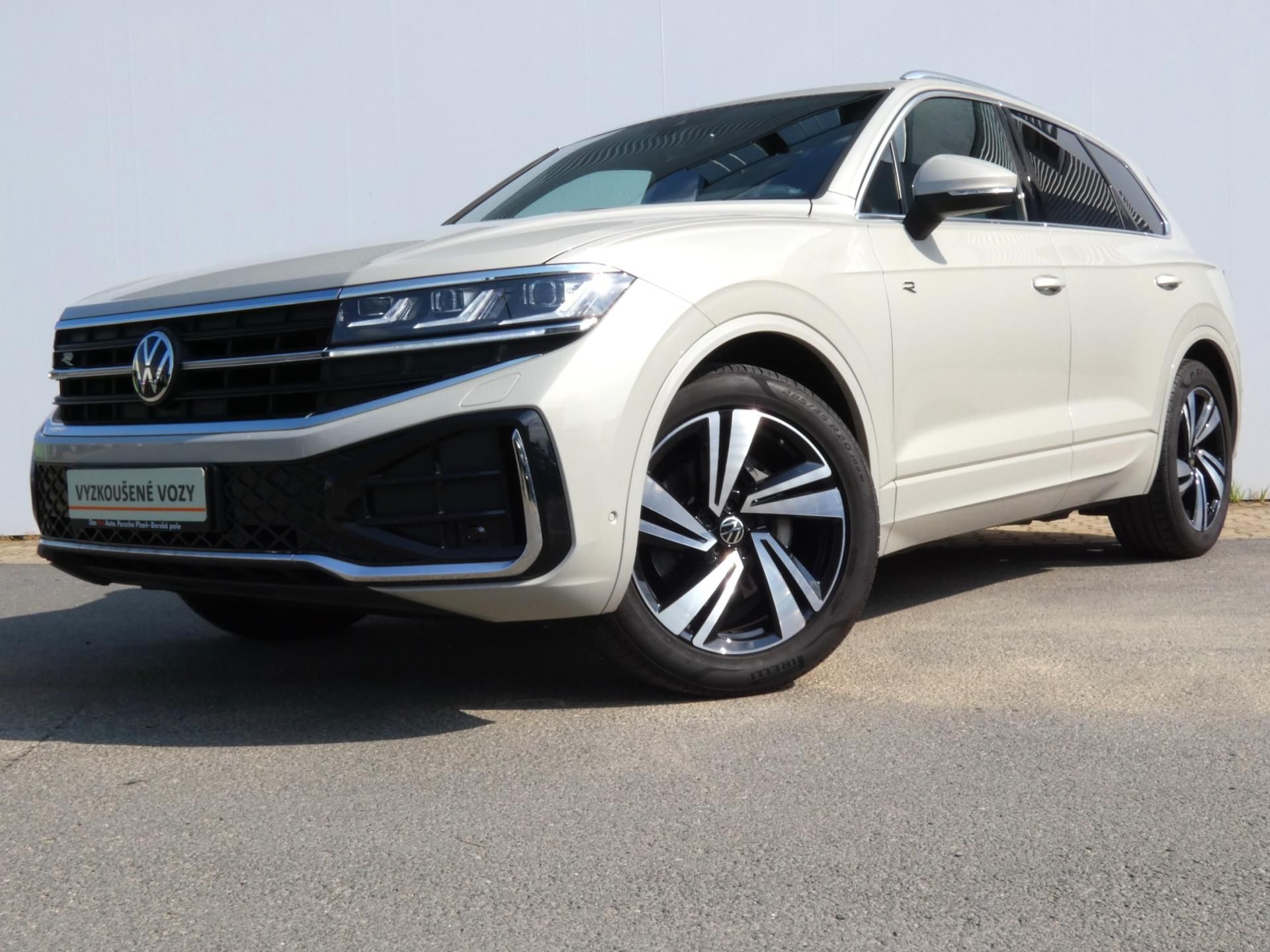 Volkswagen Touareg, R-Line 3.0 TDI - NEZ.TOPENÍ - fotka 6