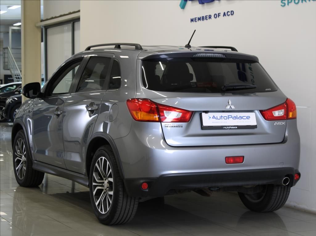 Mitsubishi ASX, 2,3 Di-D 110kW AT 4x4 1.maj.ČR - fotka 2