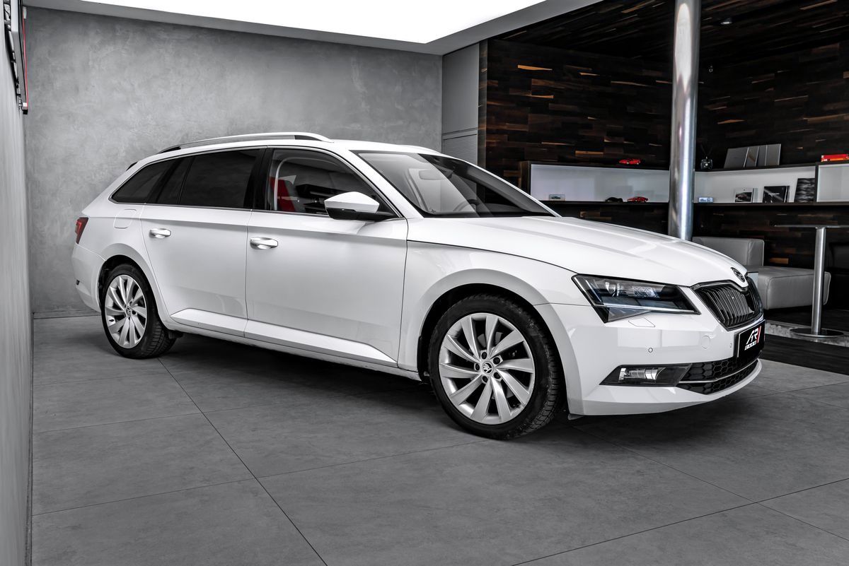 Škoda Superb, Combi 2,0TDI 4x4 DSG Style Can - fotka 4