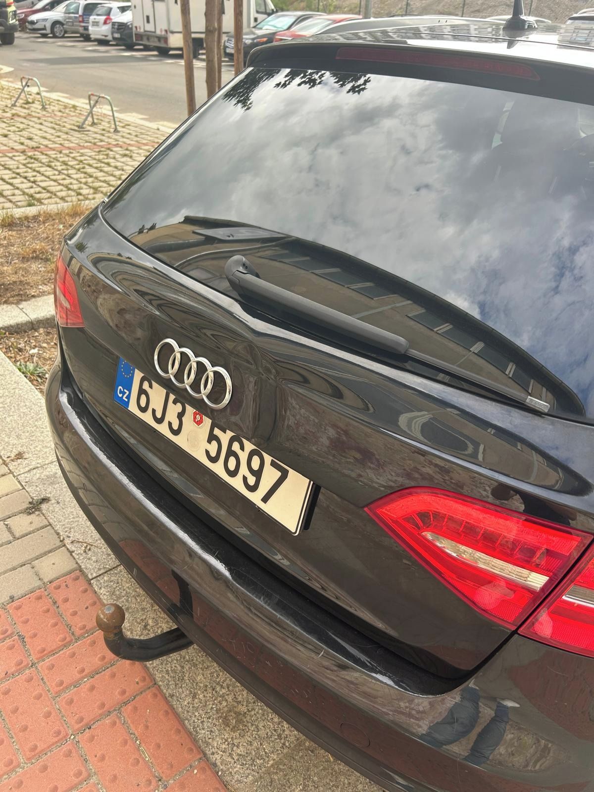 Audi A4 Avant, Facelift 2.0TDI 130 kW Automat - fotka 5