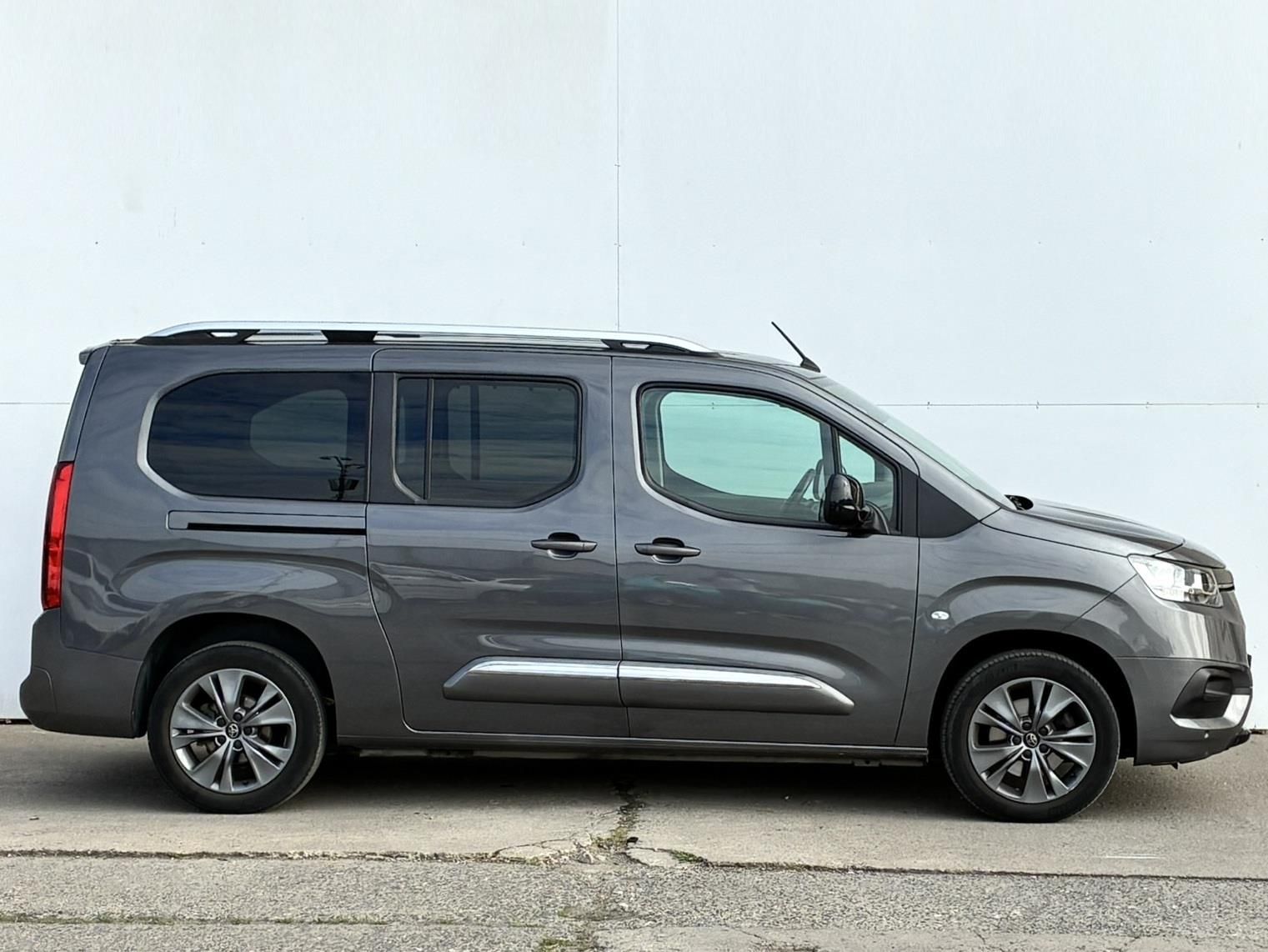 Toyota Proace City, 1.2T 130k L2 Family - fotka 3