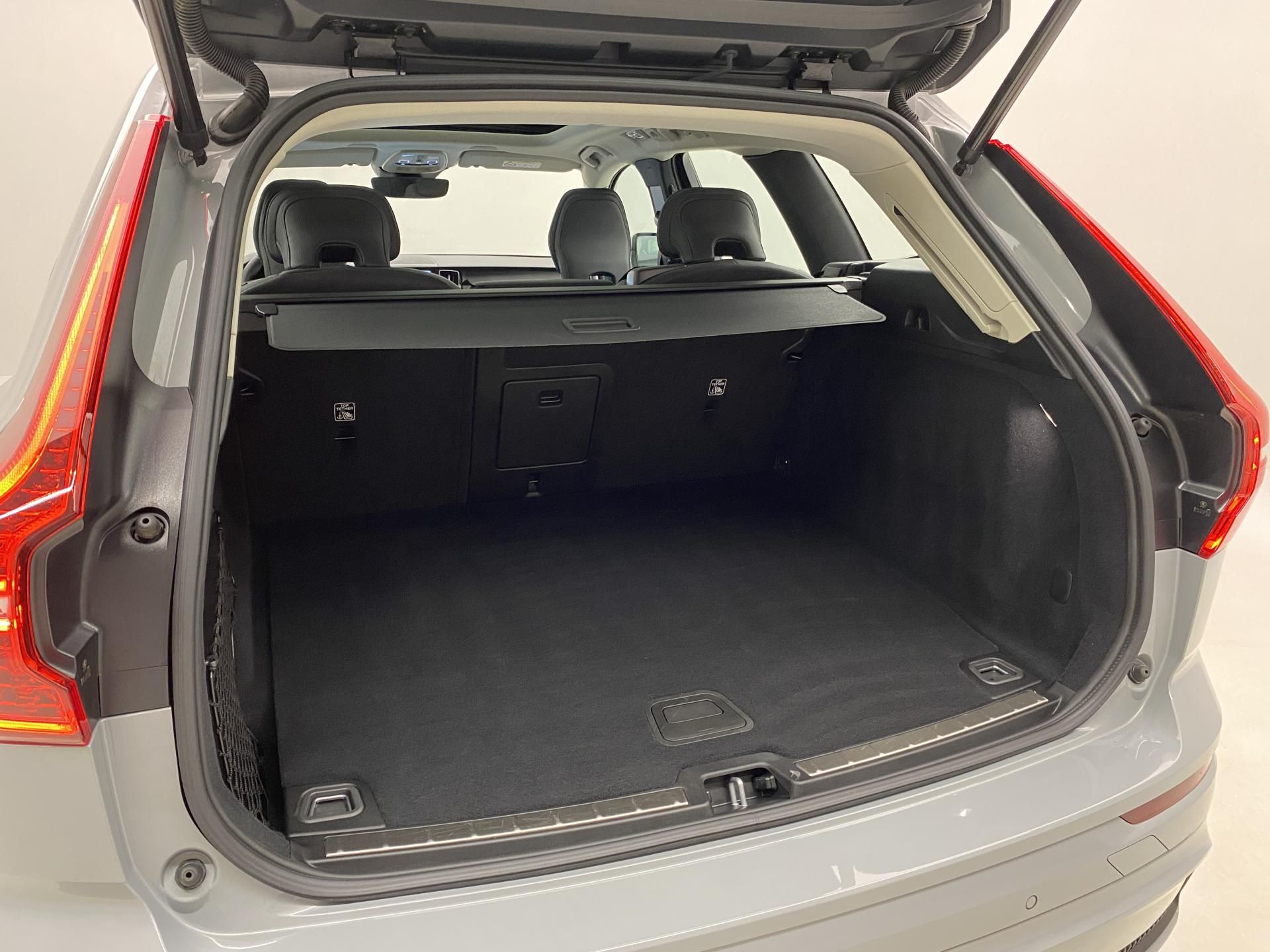 Volvo XC60, T8 AWD RECHARGE DARK ULTRA CZ - fotka 6