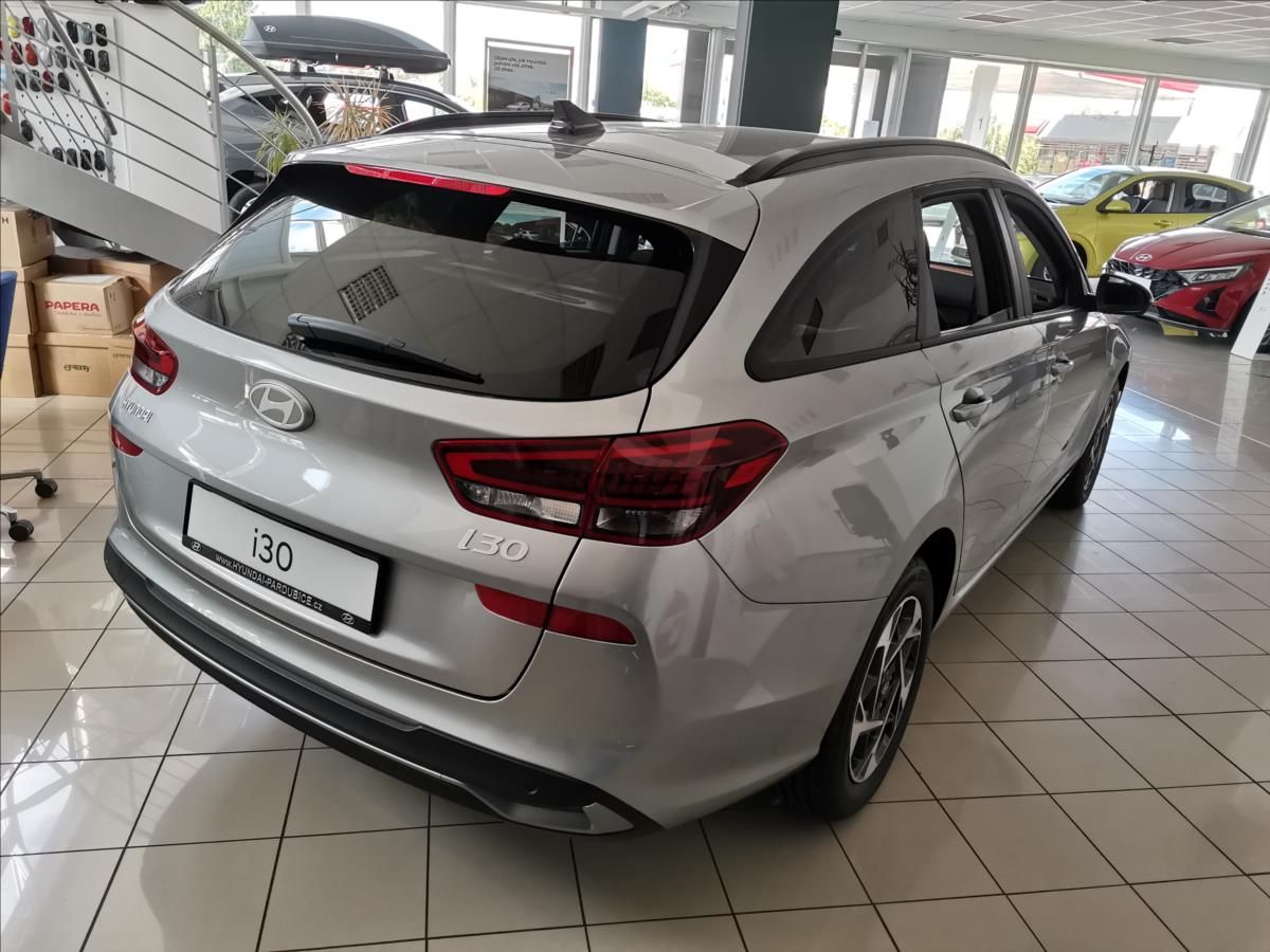 Hyundai i30, 1,0 T-GDI Smart kombi - fotka 2