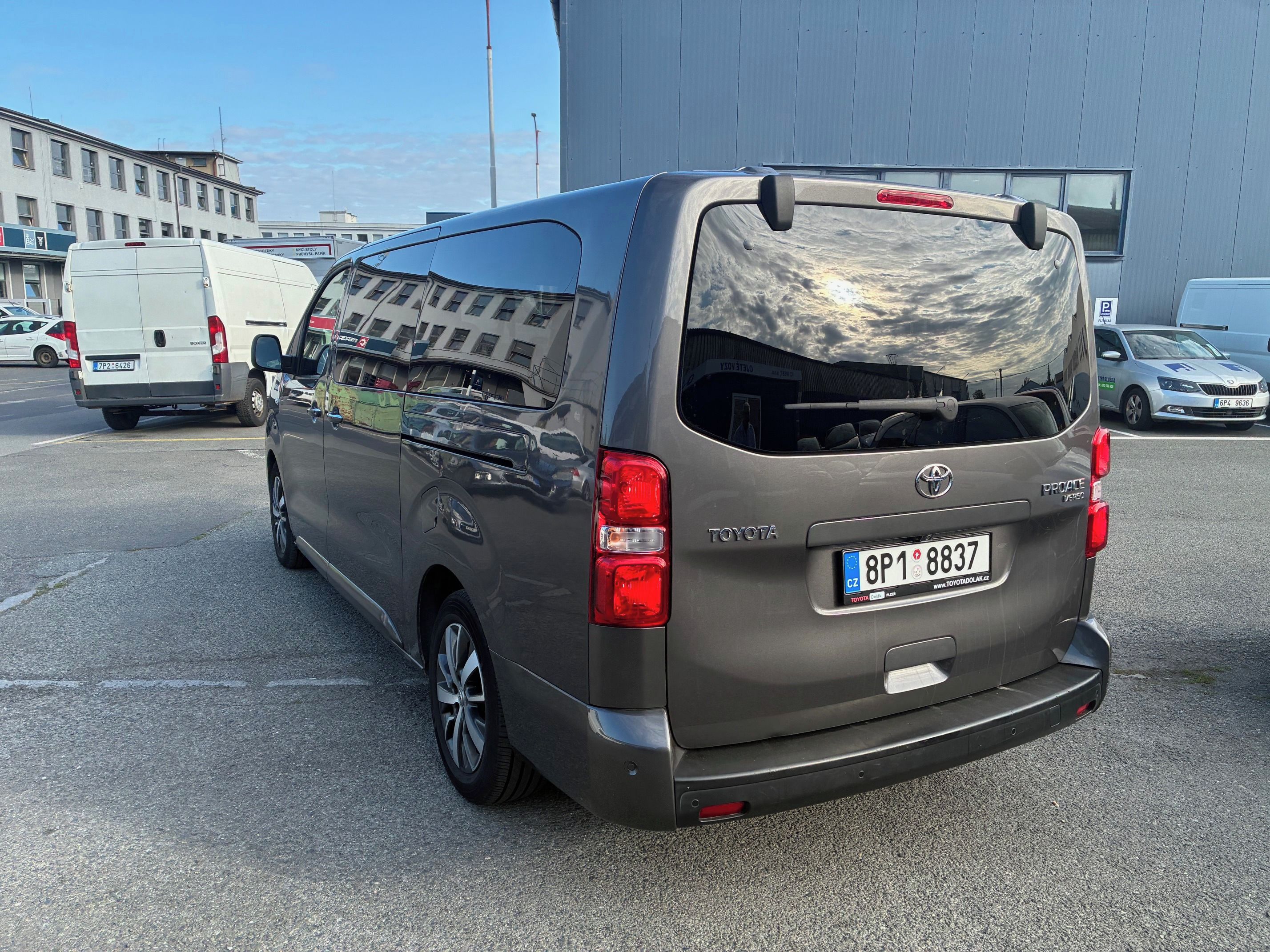 Toyota Proace, Verso 2,0 D-4D 150 Family8míst - fotka 4