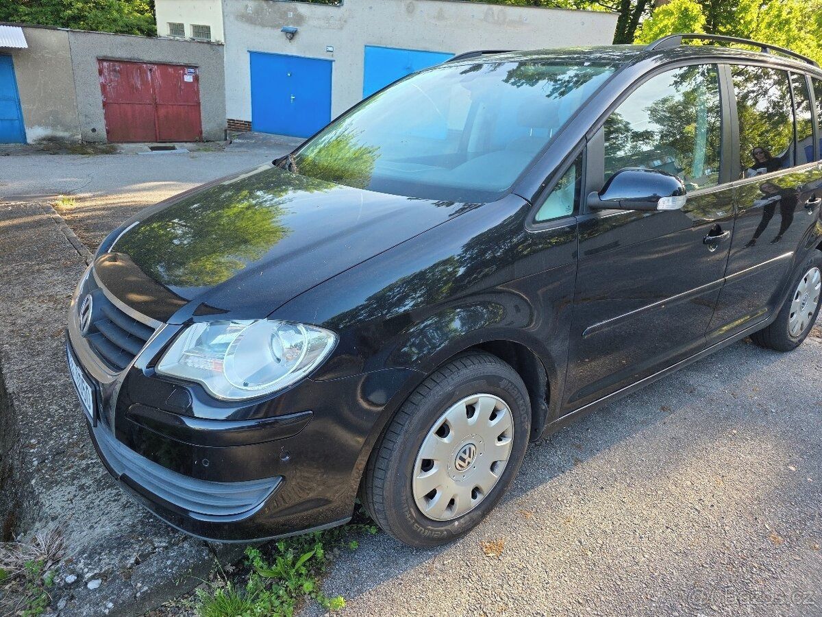Volkswagen Touran - fotka 5