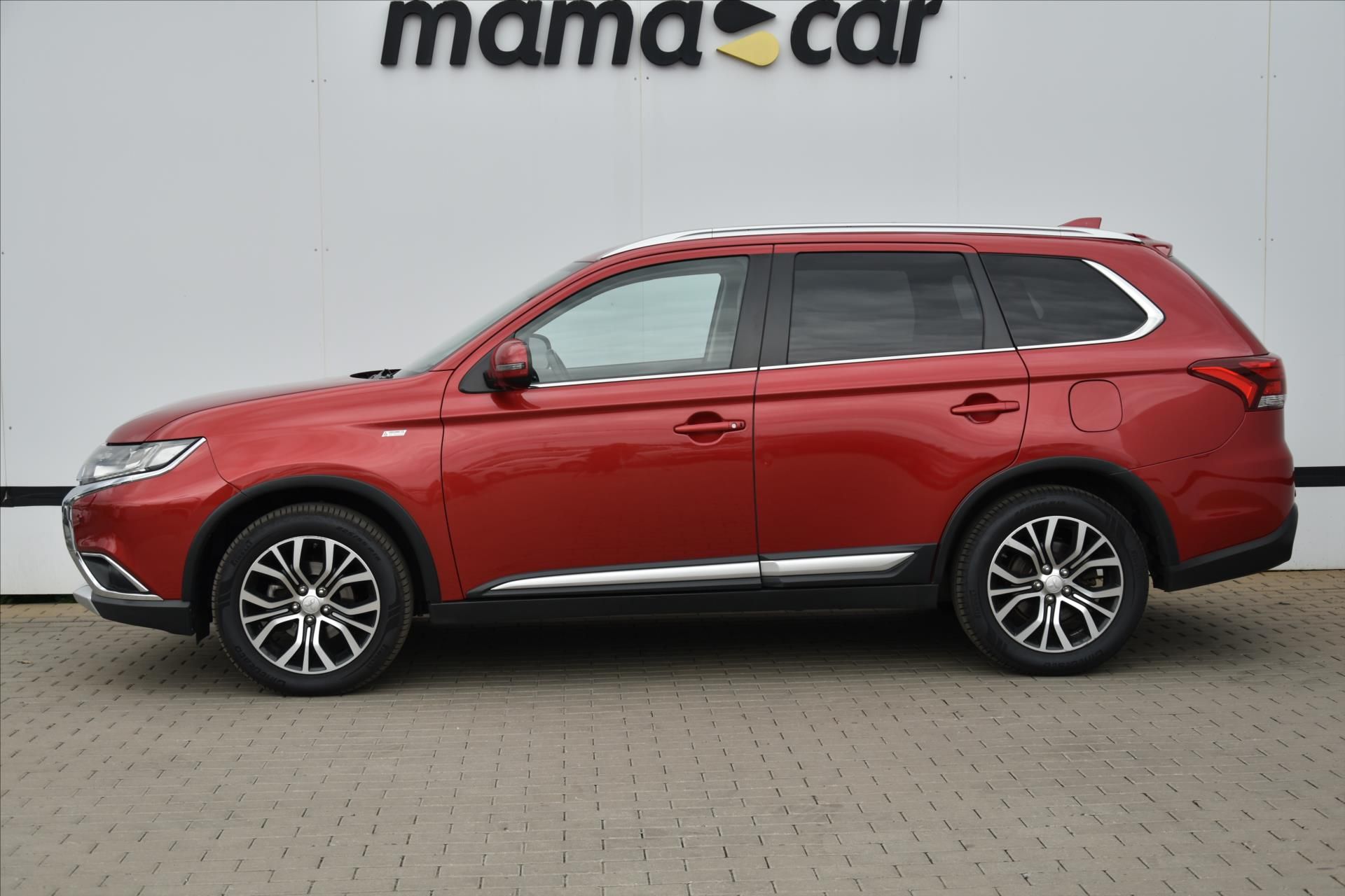 Mitsubishi Outlander, 2.2DI-D 110kW 4WD A/T 7MÍST ČR - fotka 4