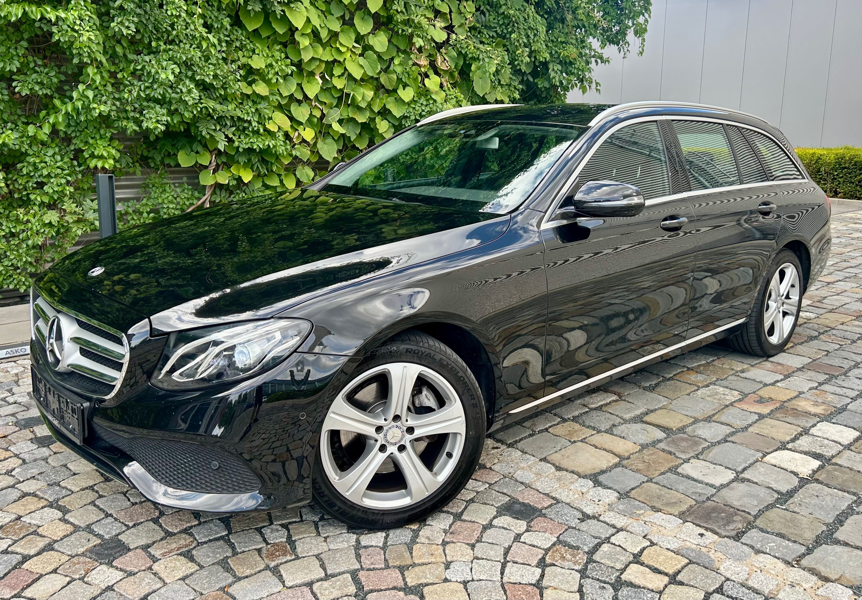 Mercedes-Benz Třídy E, 220D 143KW LED-NAVI-KAMERA-PDC - fotka 3