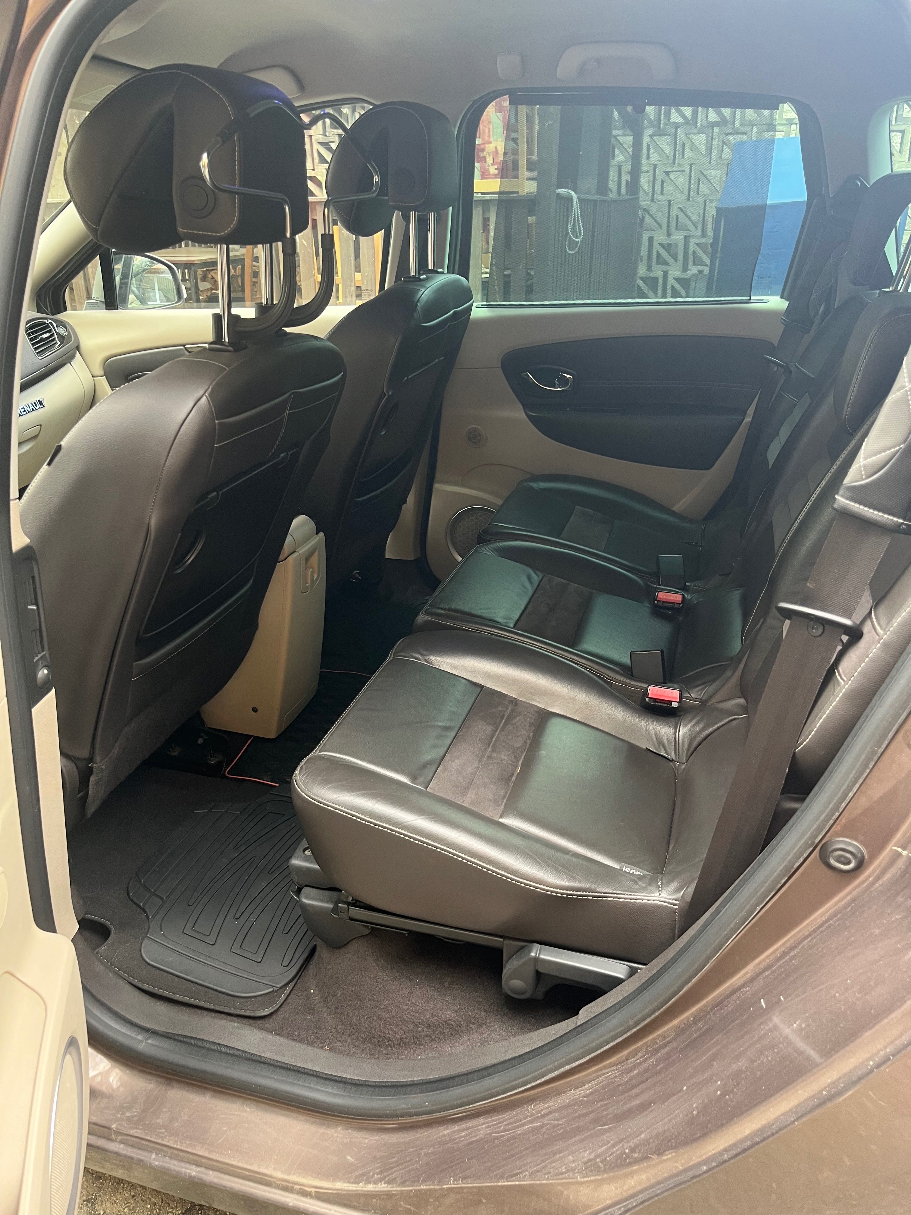Renault Scénic, 1.6 dCI, 7 míst, tažné zař. - fotka 6