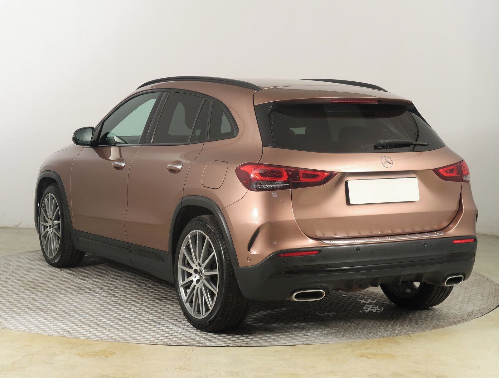 Mercedes-Benz GLA, 220 d 4MATIC, 4X4, Automat - fotka 4