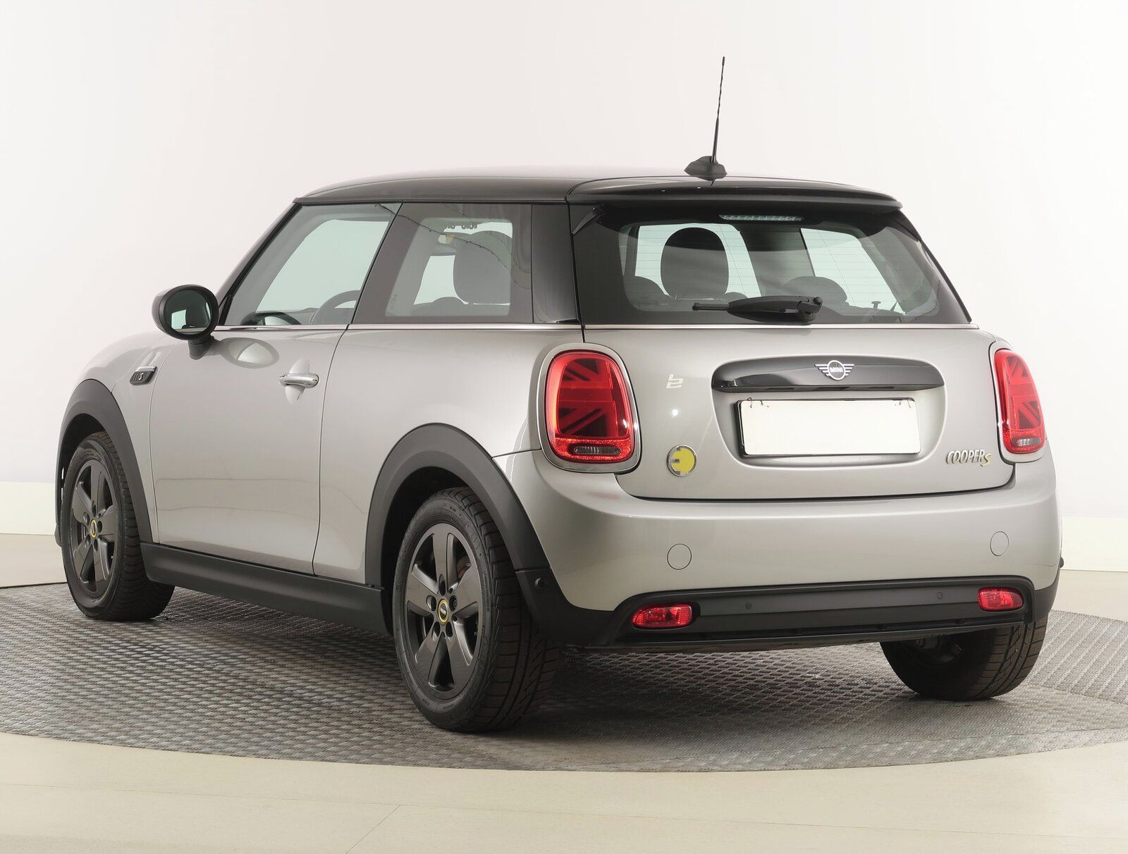 Mini, Cooper SE 32 kWh, SoH 97% - fotka 4