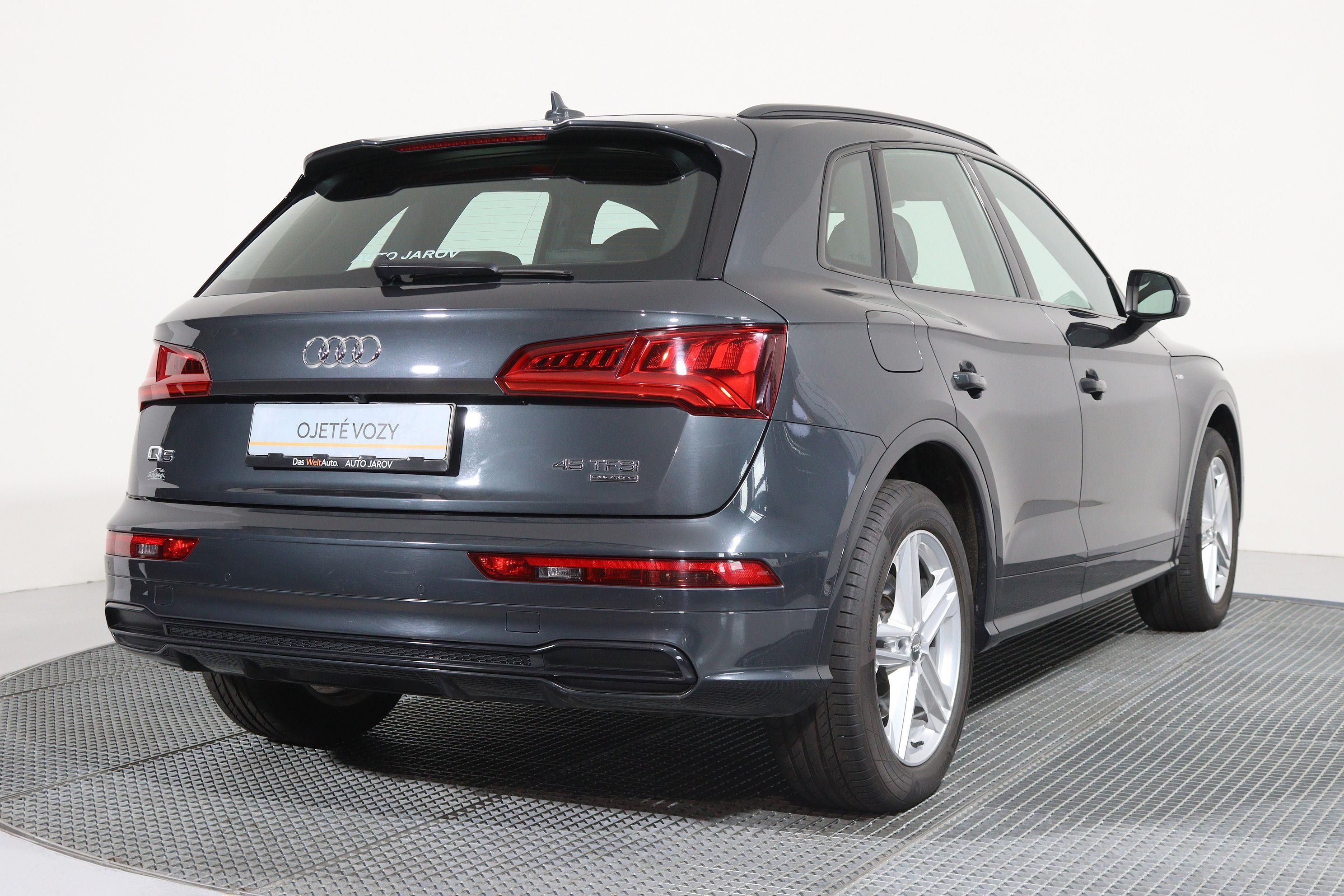Audi Q5, Sport 45 TFSI quattro Stronic - fotka 2