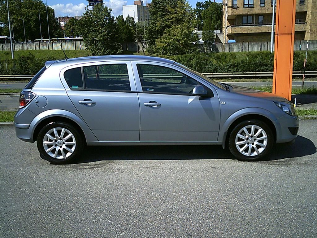 Opel Astra, 1.6i KOUPENO ČR,1.MAJITEL - fotka 5