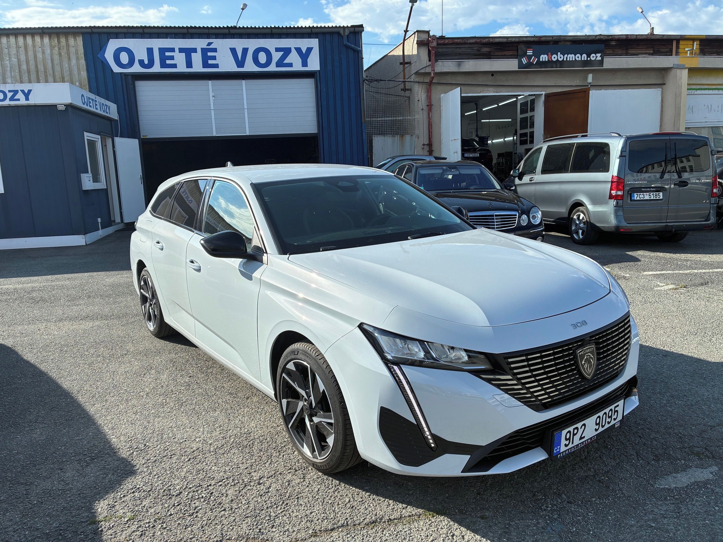 Peugeot 308, SW ALLURE Pack 1.2 PT 130 EAT - fotka 2