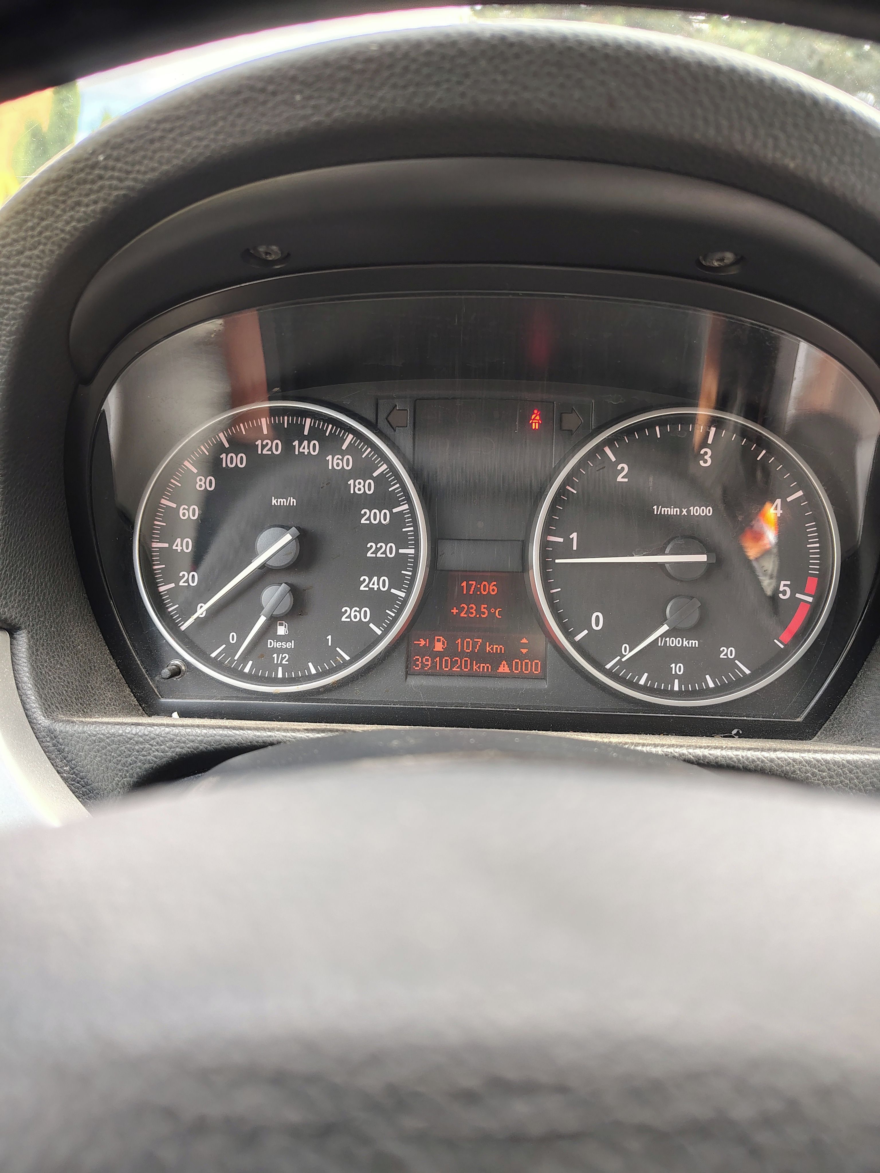 BMW Řada 3, BMW 318 d - fotka 4