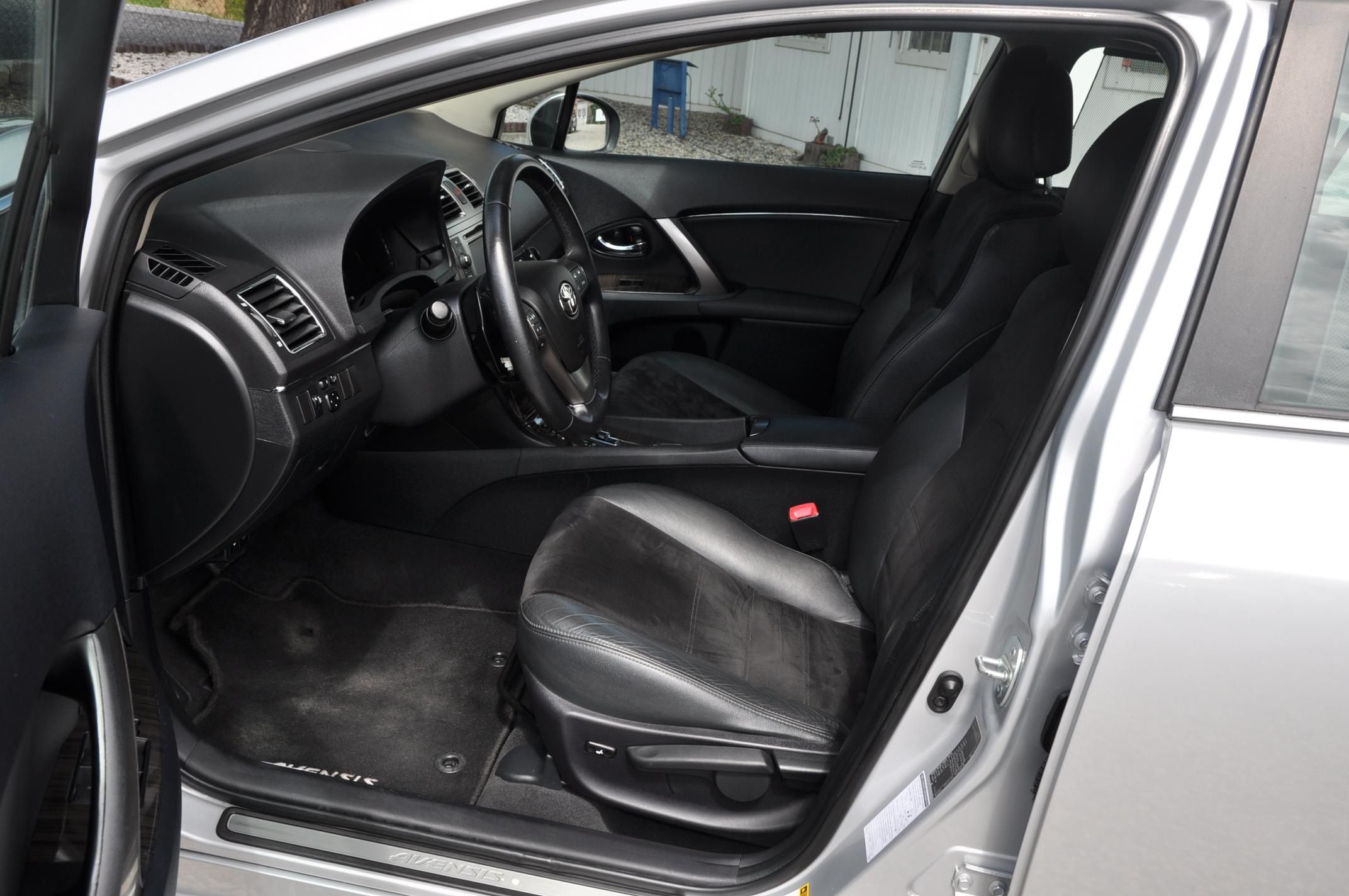 Toyota Avensis, 1.8 Valvematic A/T Kůže - fotka 6