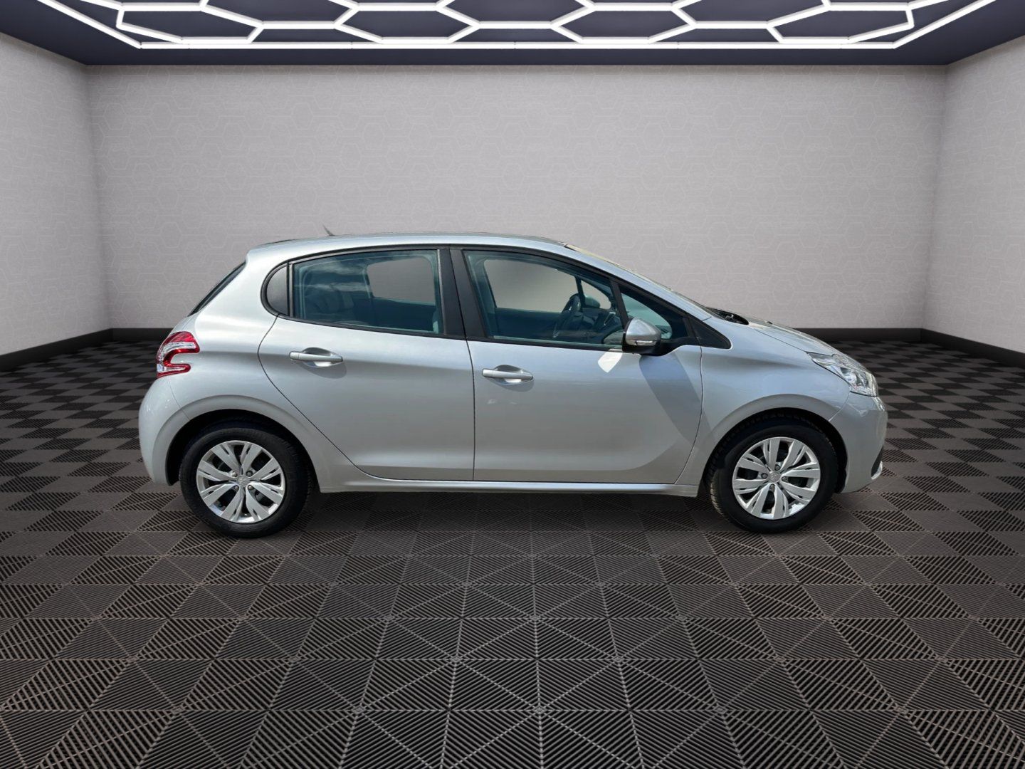 Peugeot 208, 1.2i 60kw - fotka 6