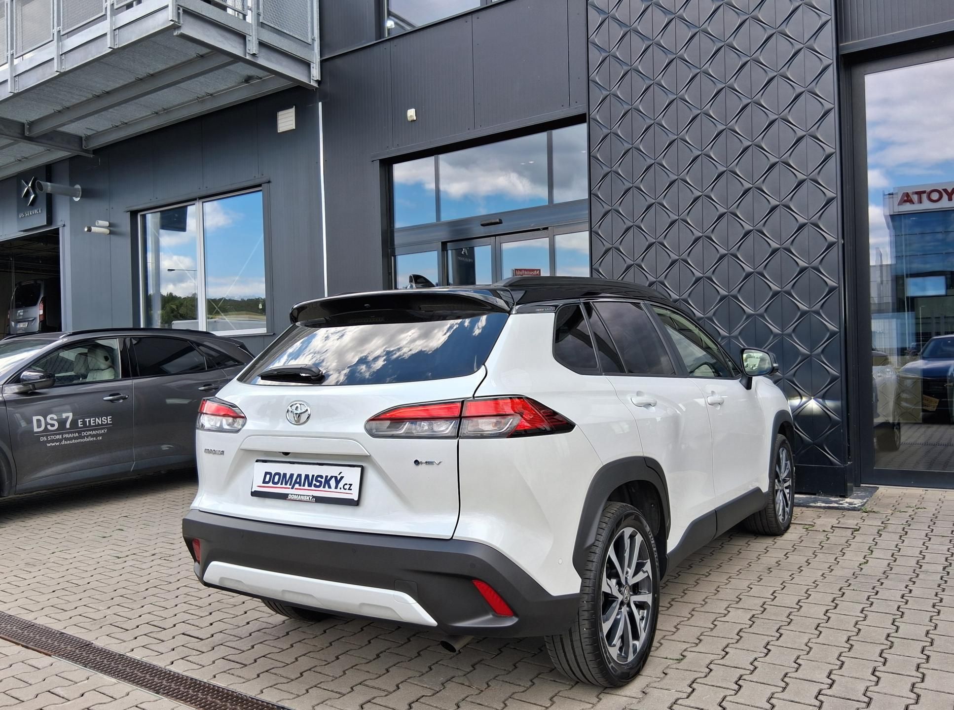 Toyota Corolla Cross, EXE. JBL SKY. 2.0 H. 4x4 143kW - fotka 3