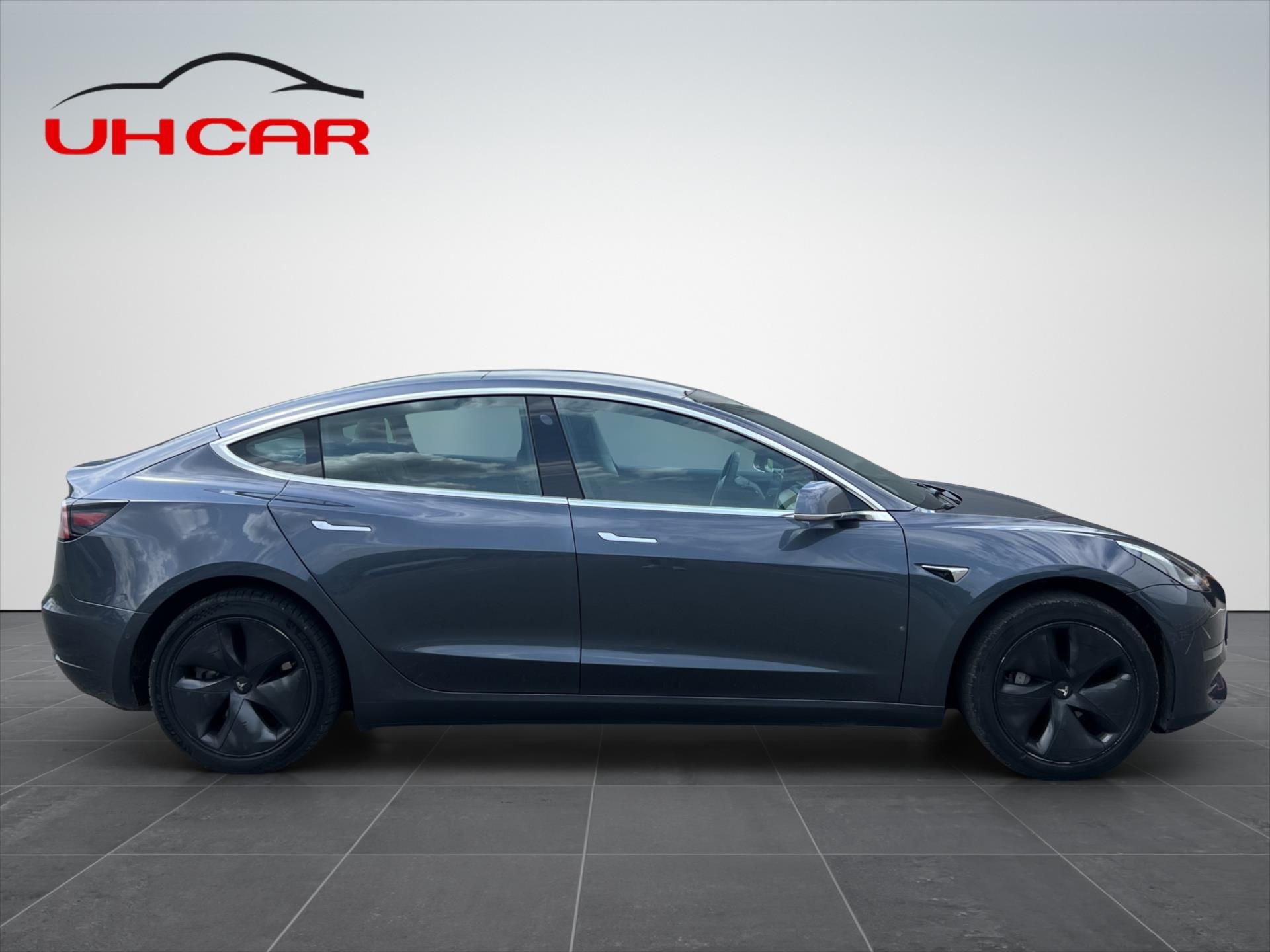 Tesla Model 3, 225kW  Standard Range Plus - fotka 4
