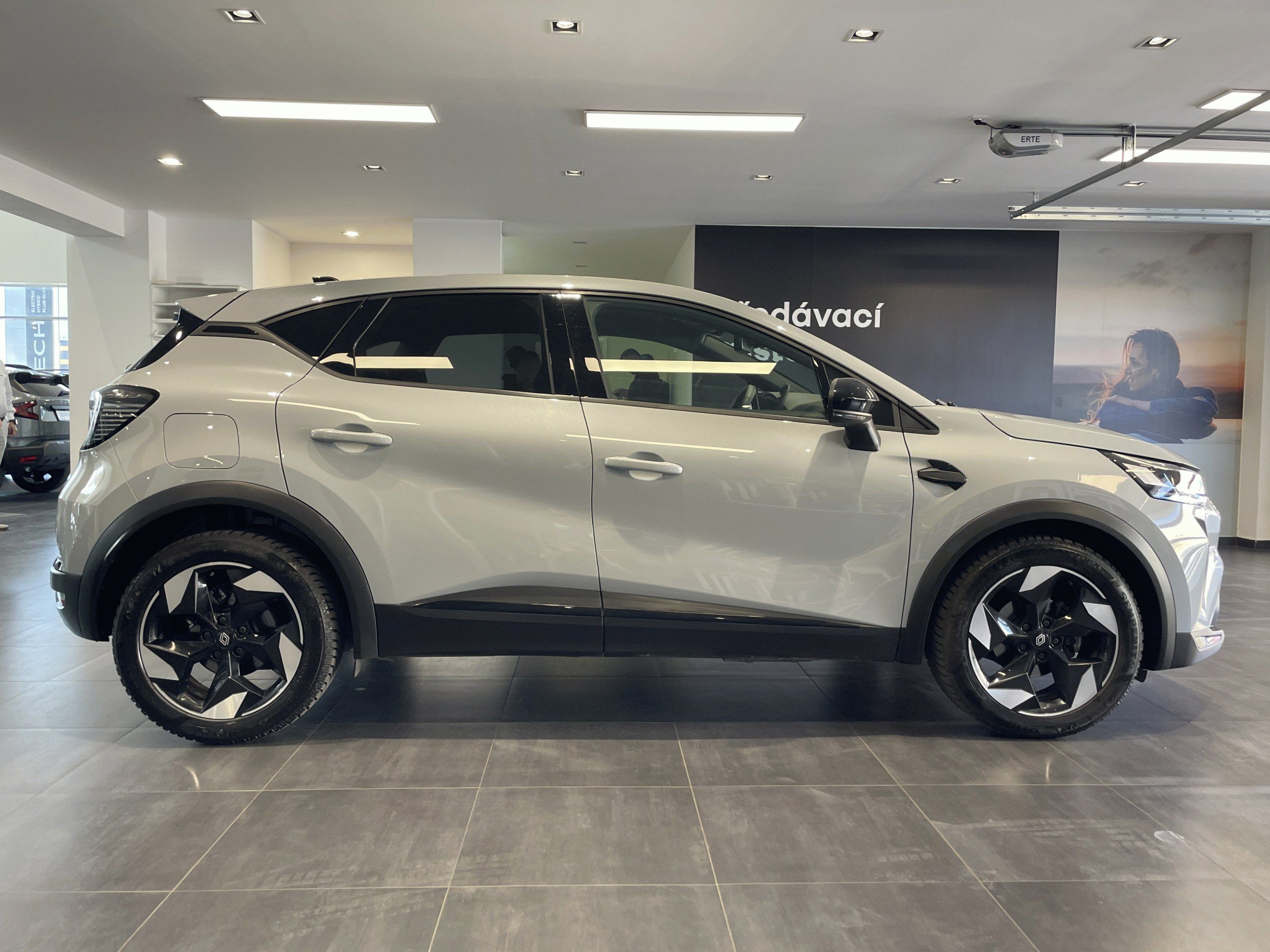 Renault Captur, TECHNO 1,3TCe 160k EDC - fotka 5