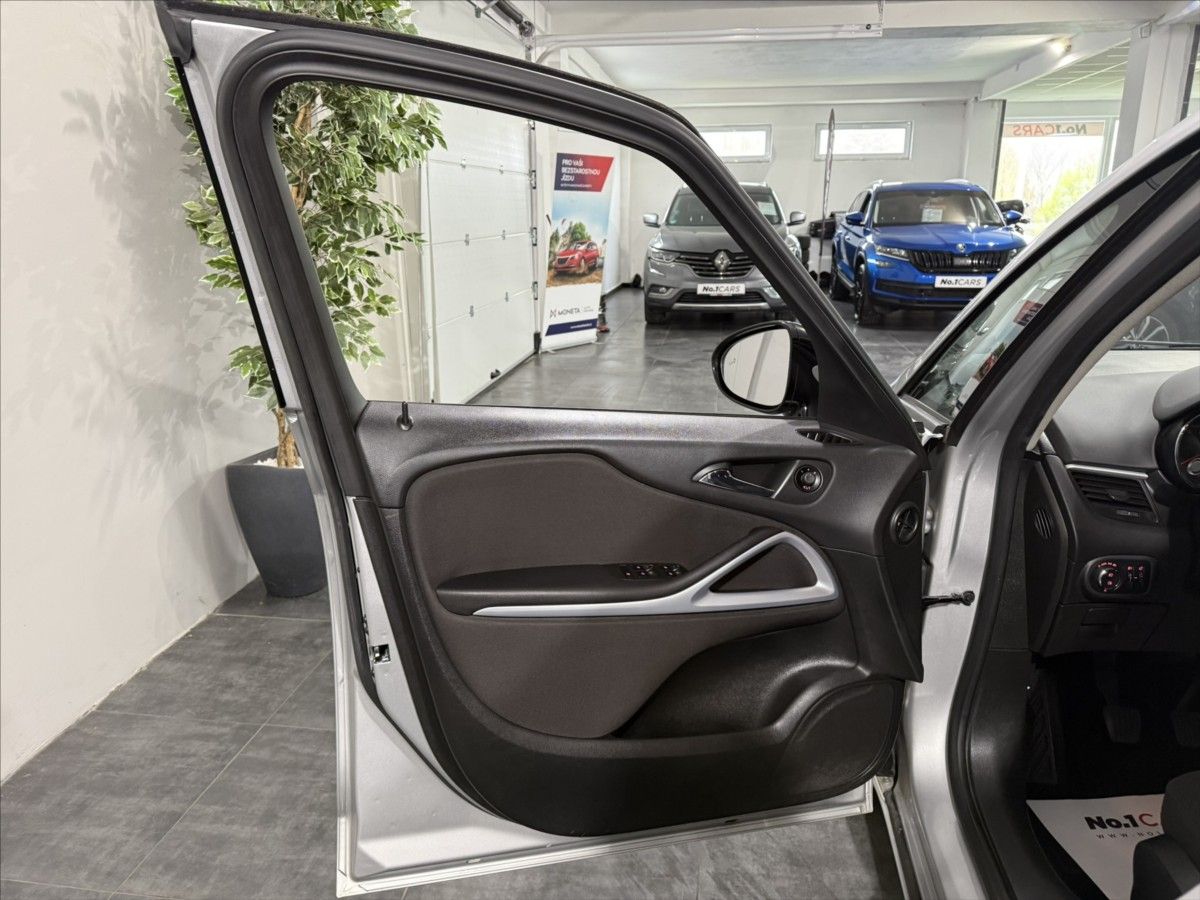 Opel Zafira, 1,4   TURBO COSMO VÝHŘEV TZ - fotka 6