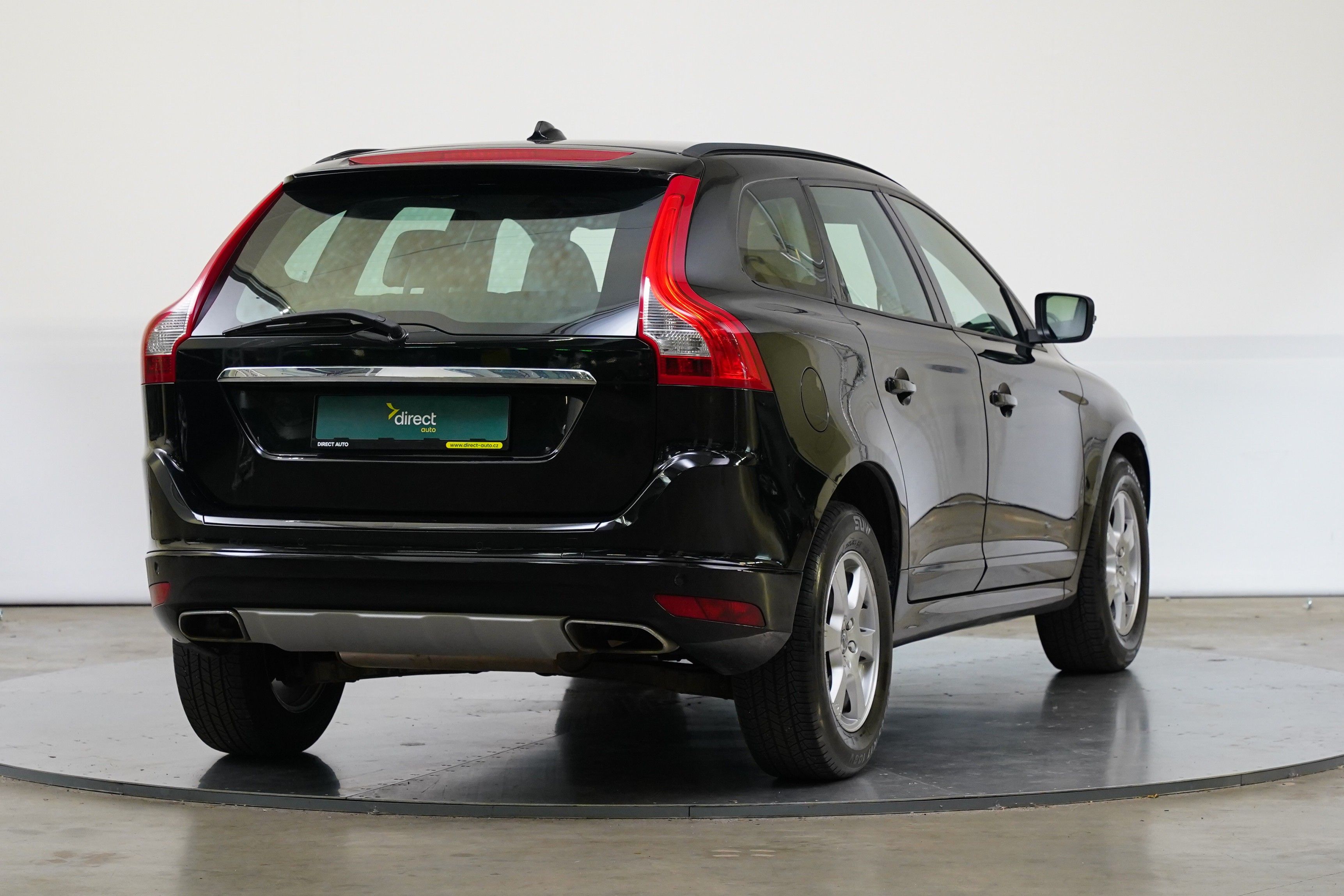 Volvo XC60, 2.4 D4 133 kW AWD Kinetic - fotka 2