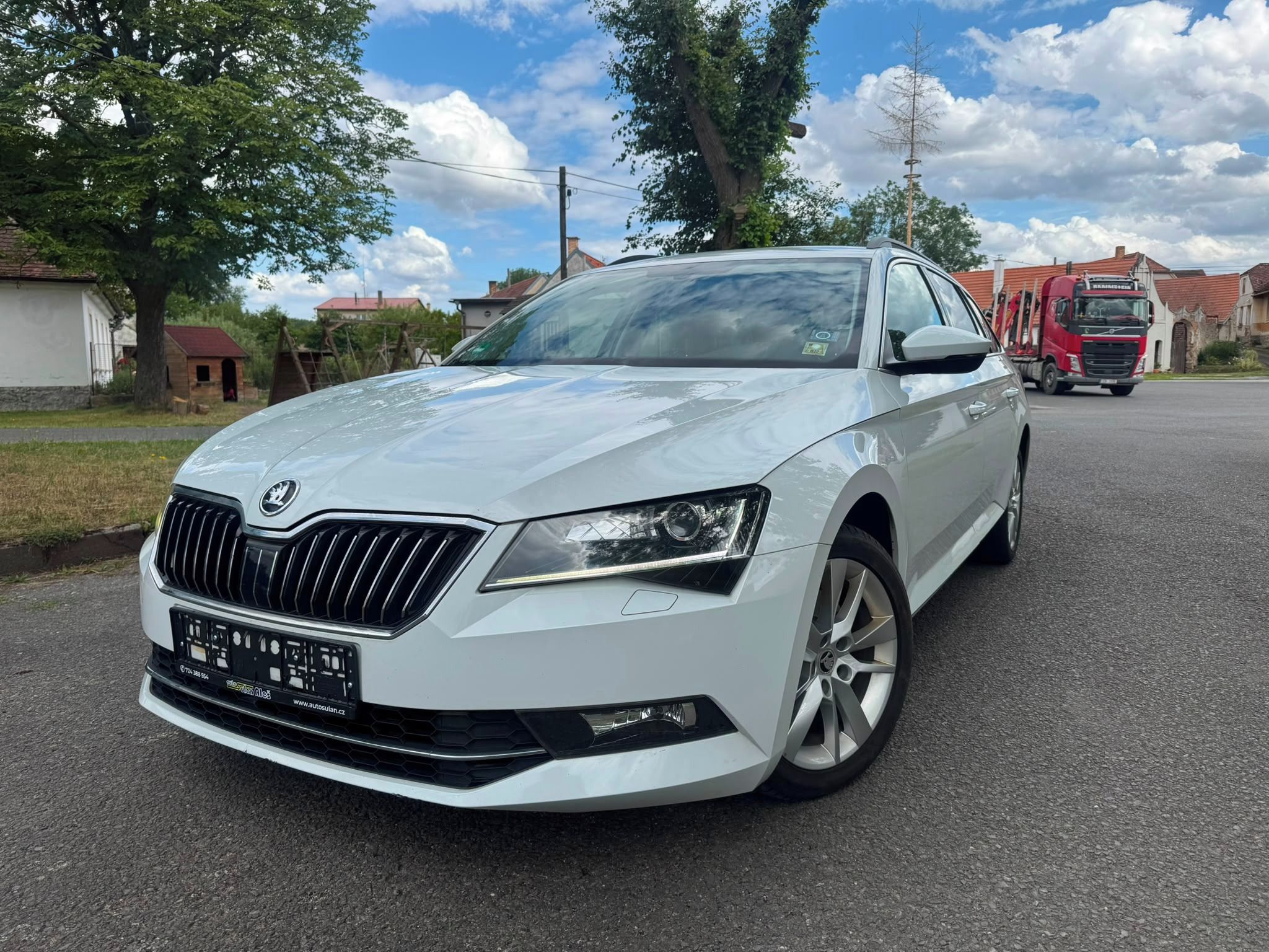 Škoda Superb, 2.0tdi DSG, 1.majitel, DPH - fotka 3