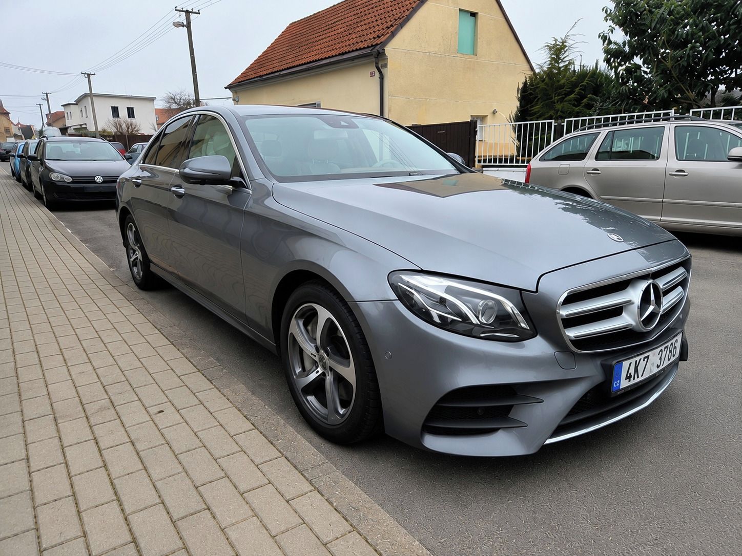 Mercedes-Benz Třídy E, servis pouze MB