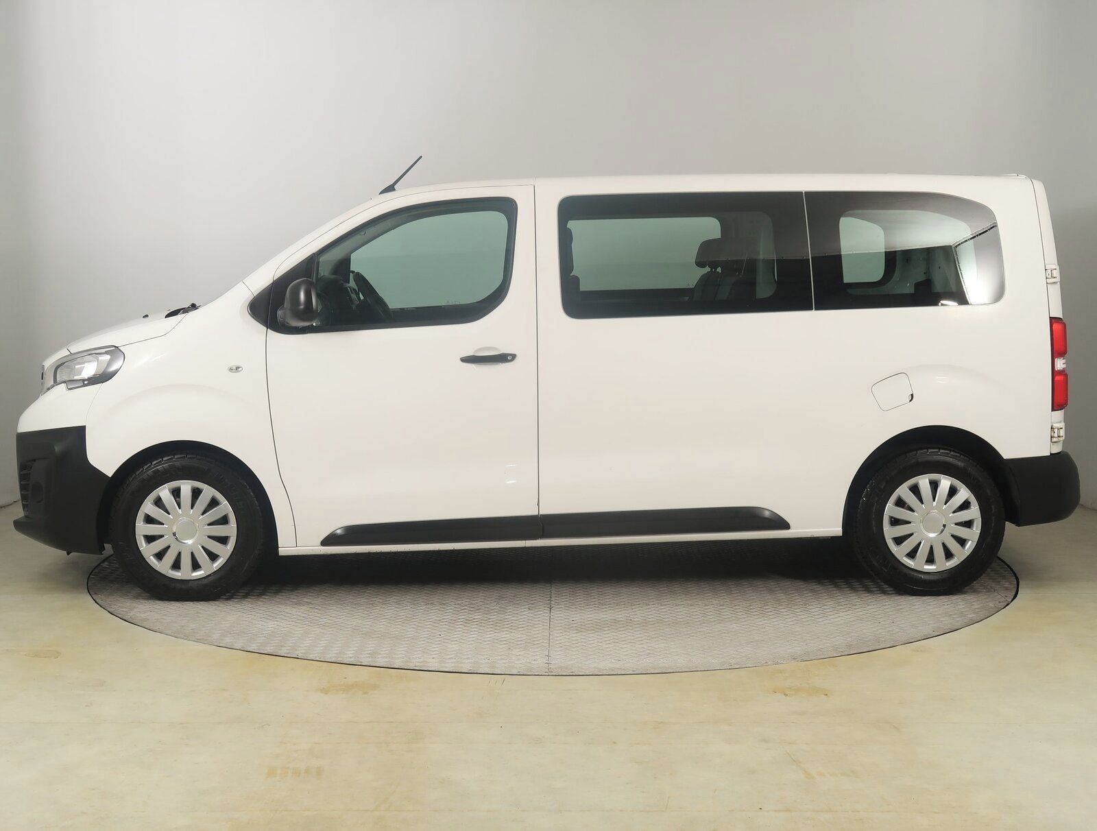 Peugeot Expert, 1.6 BlueHDi, Combi, 6 míst, L2 - fotka 3