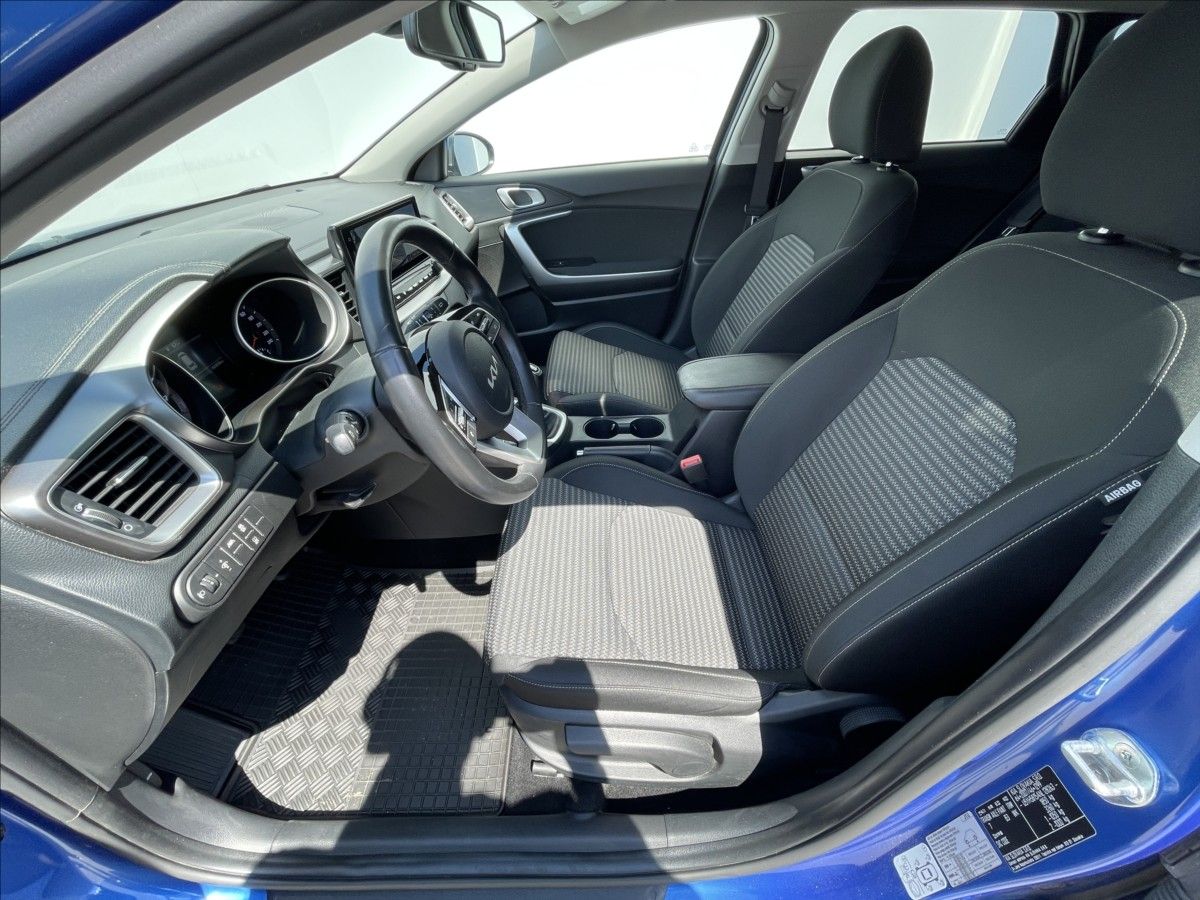 Kia Cee´d, 1,5 T-GDI Combi Top PDC  SW - fotka 4