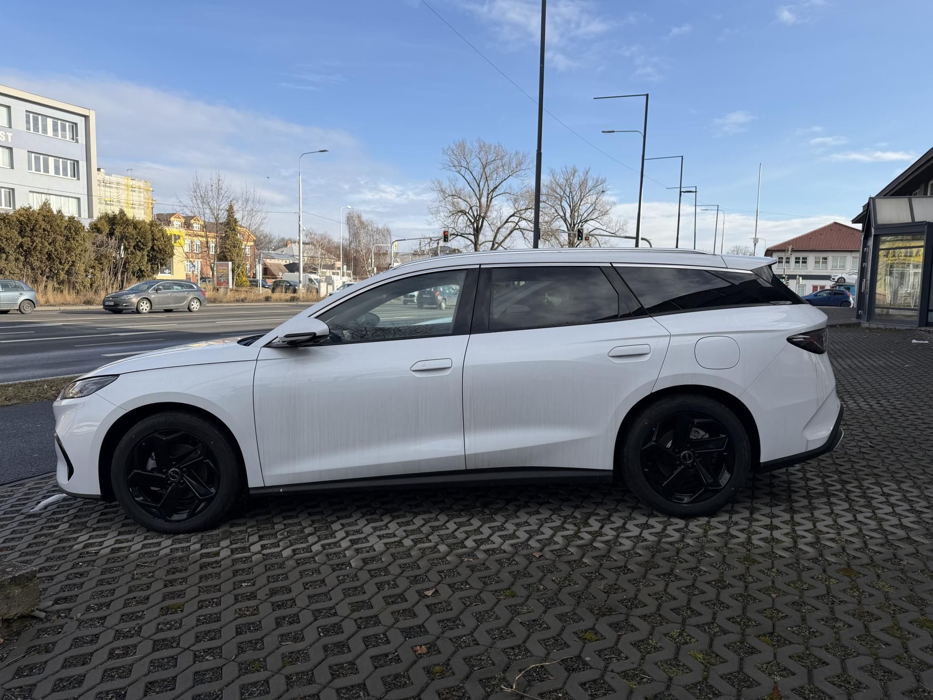 BYD Seal 6, DM-i Touring Comfort Lite - fotka 2