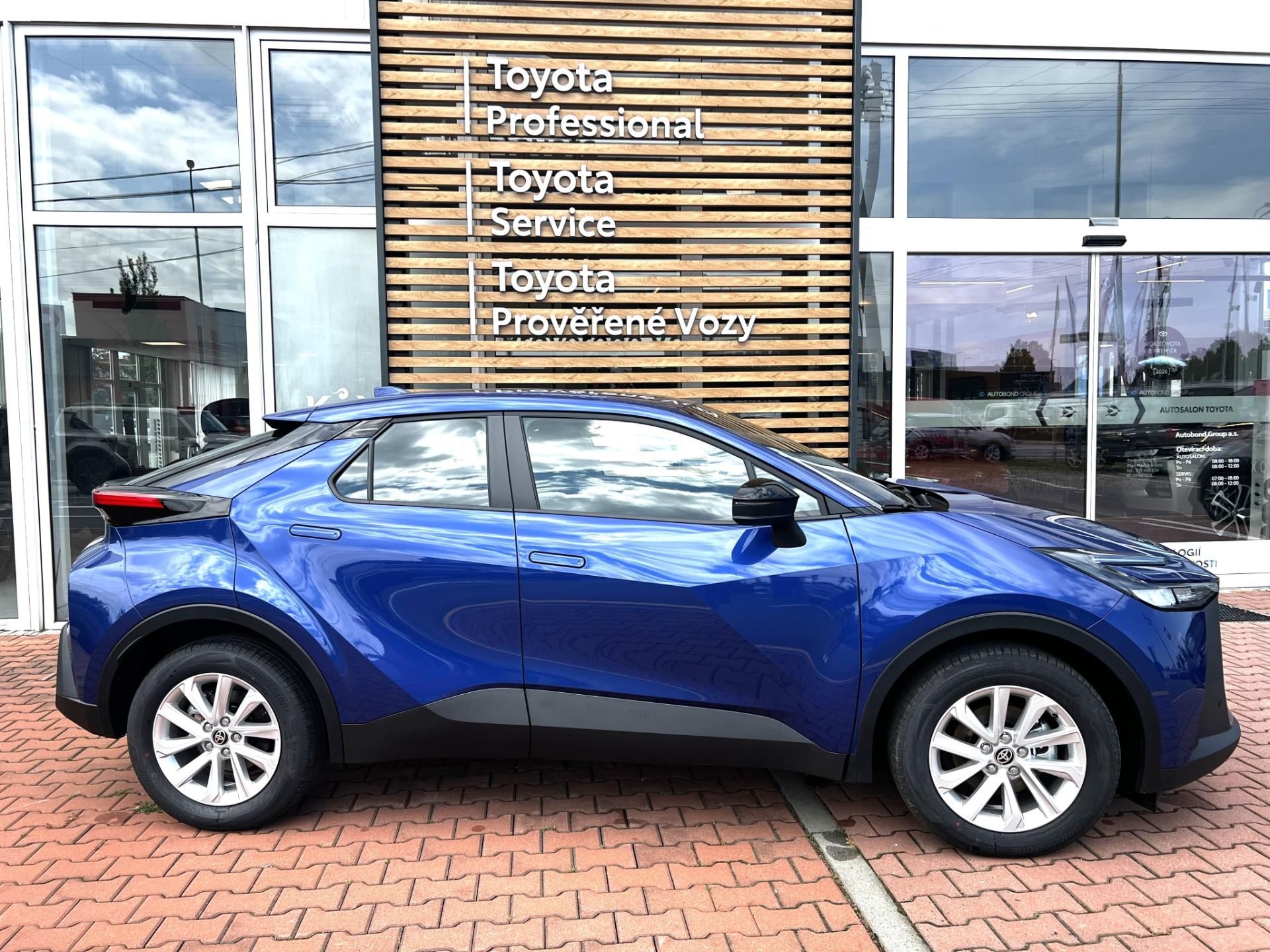 Toyota C-HR, 1,8 HEV COMFORT + BUSINESS - fotka 3