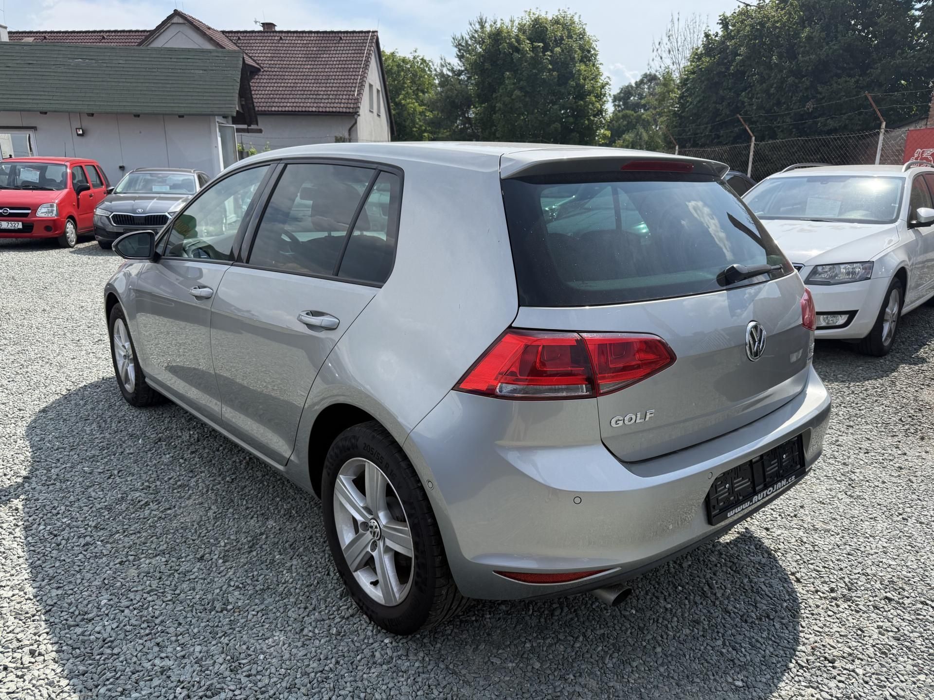 Volkswagen Golf, 1.2 TSI COMFORTLINE - fotka 4
