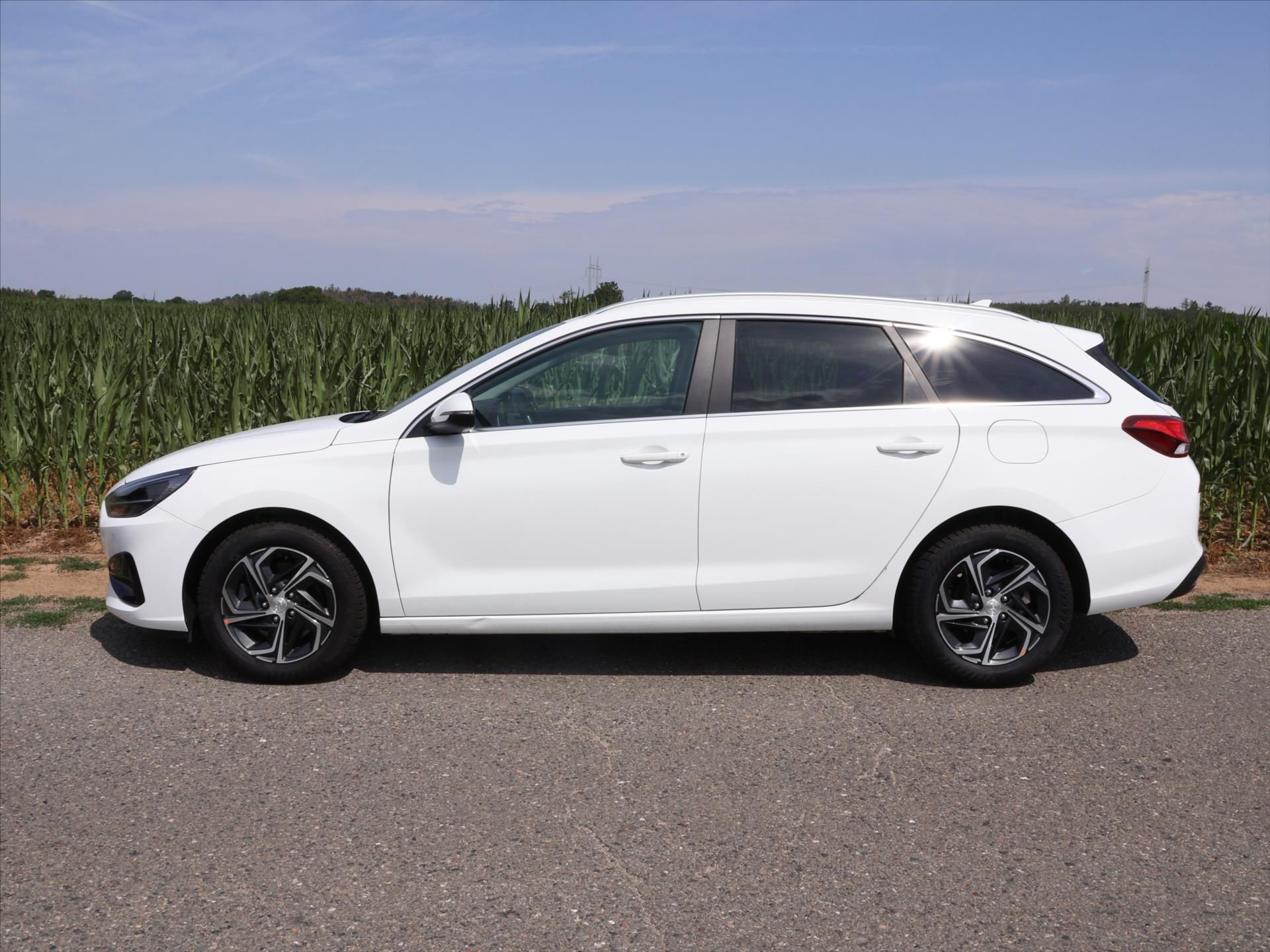 Hyundai i30, 1,0 T-GDI 88kW Smart 1.Maj DPH - fotka 4