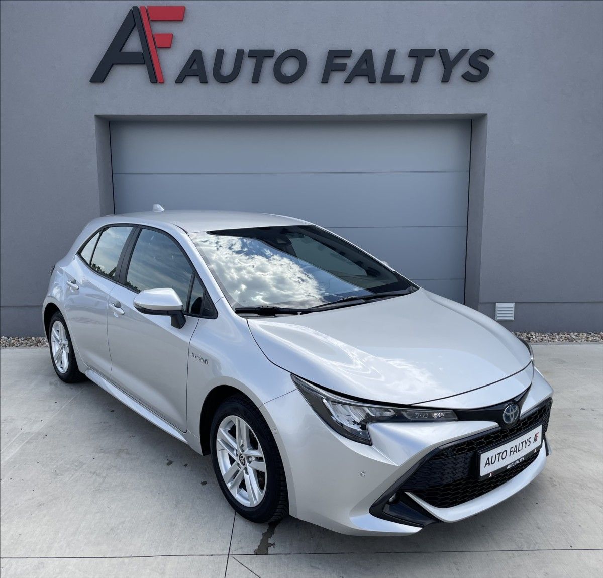 Toyota Corolla, 1,8 Hybrid e-CVT Confort ČR.1.