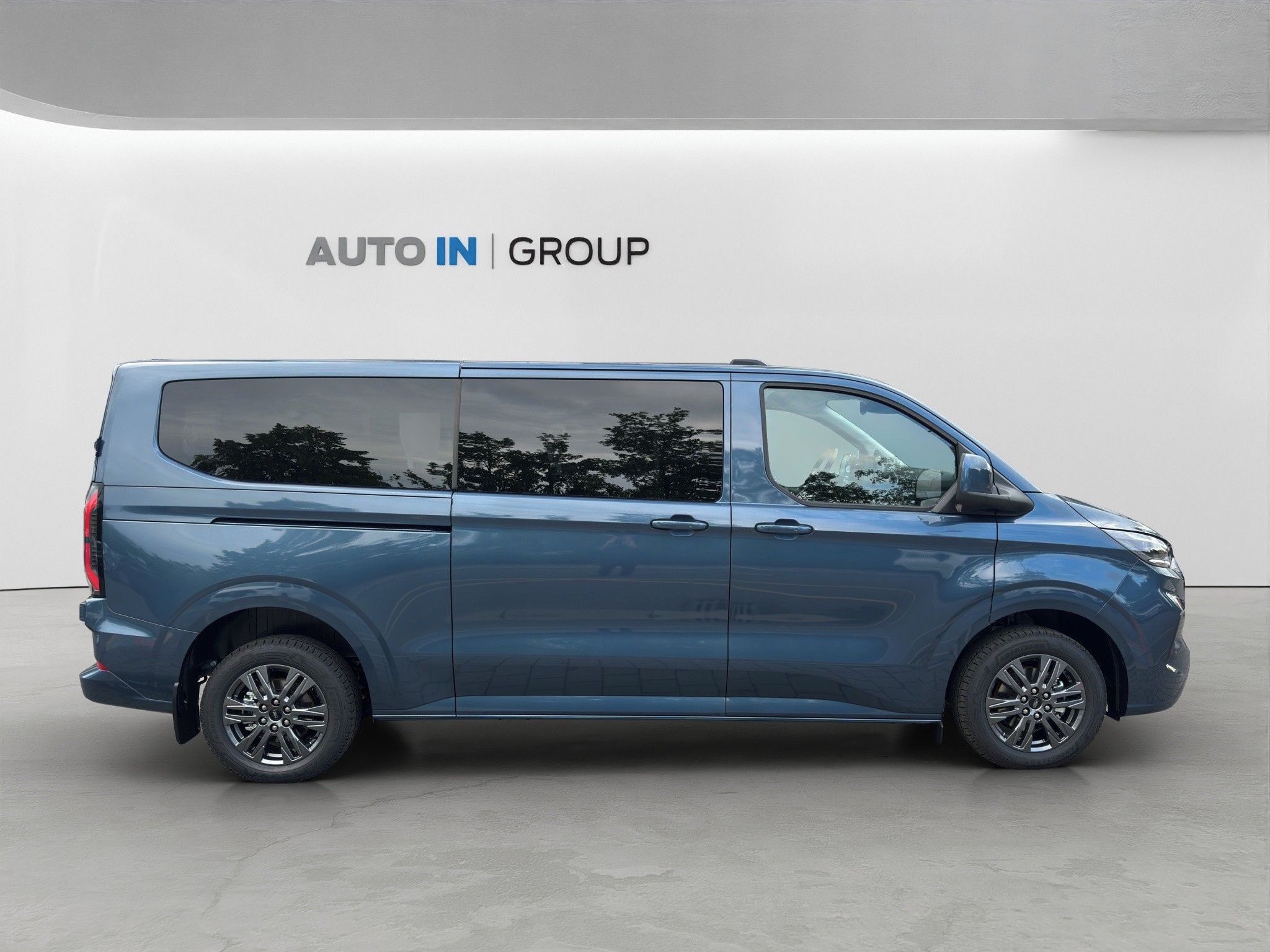 Ford Transit Custom, kombi 2.0 TDI L2 Limited 100kW - fotka 5