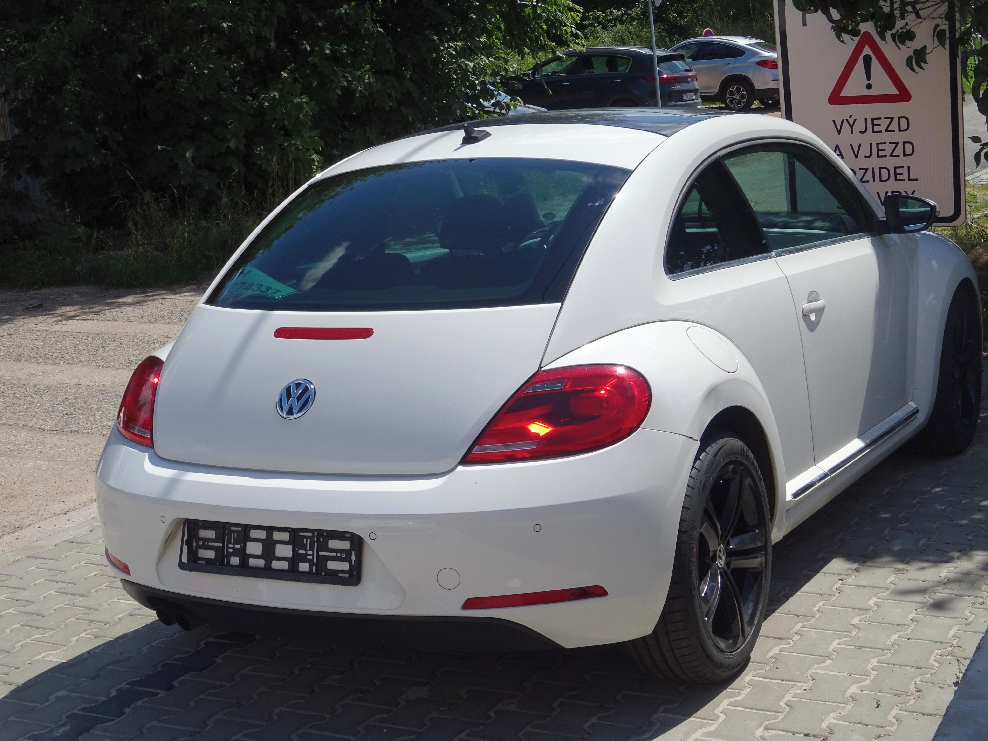 Volkswagen Beetle, 2.0 TDI DESIGN 103 KW DSG XENO - fotka 2
